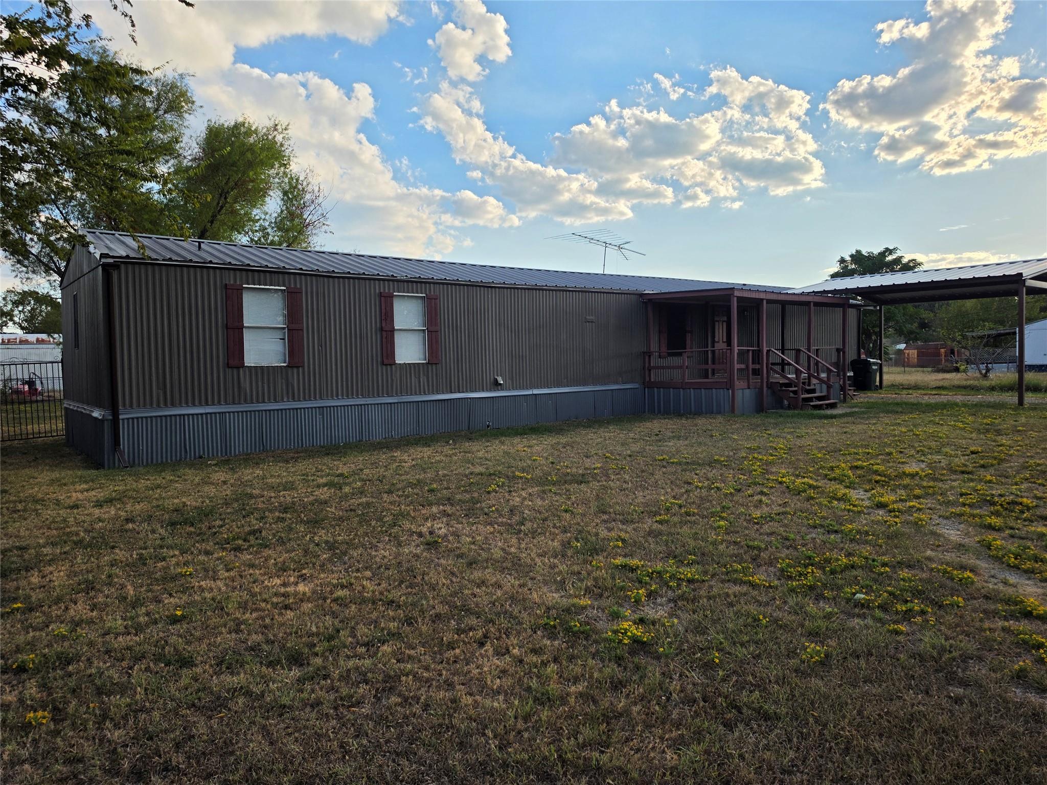 main property photo 3