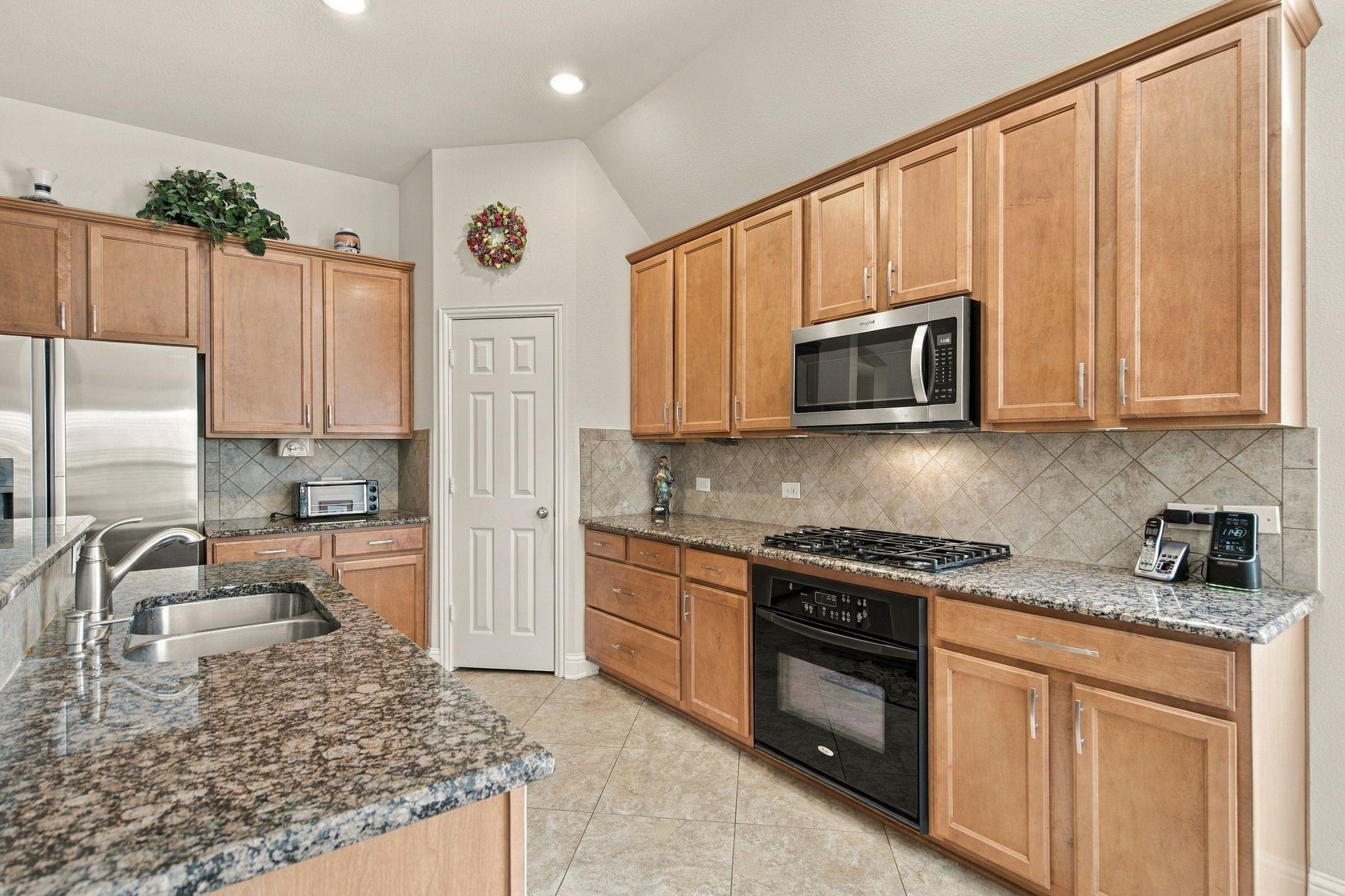 main property photo 17