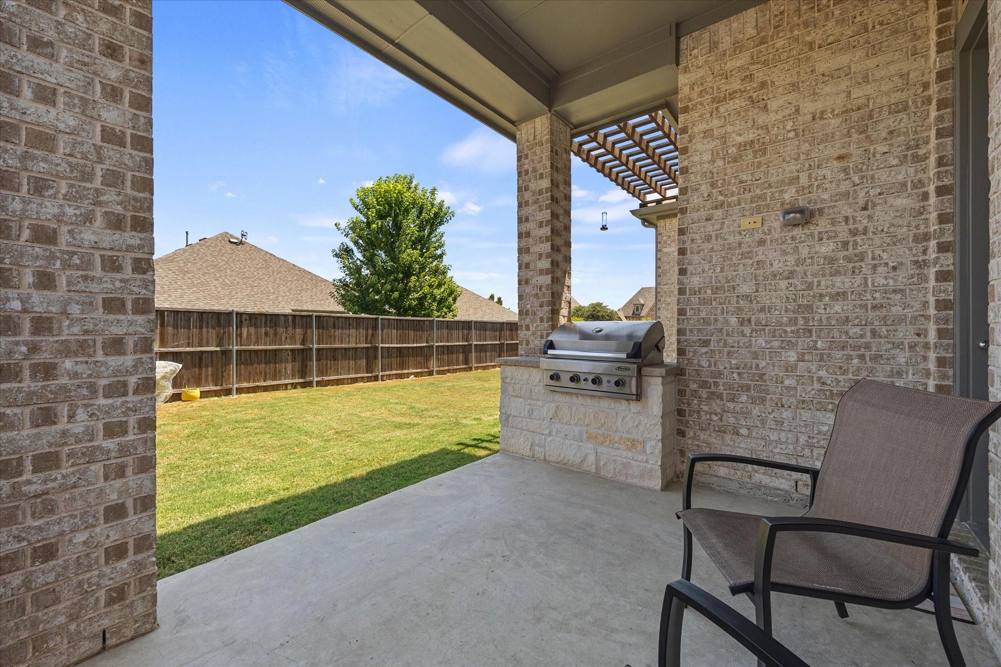 main property photo 25