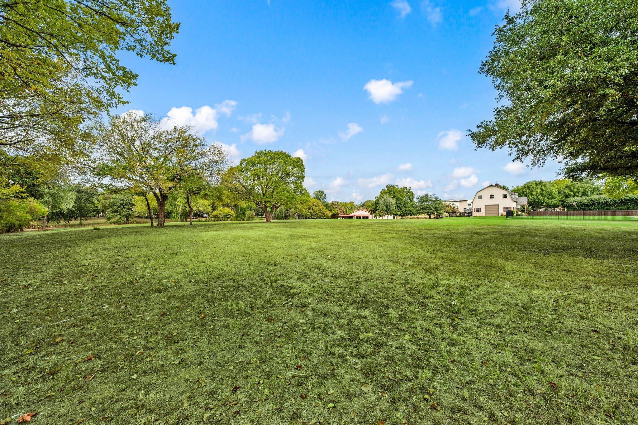 main property photo 14