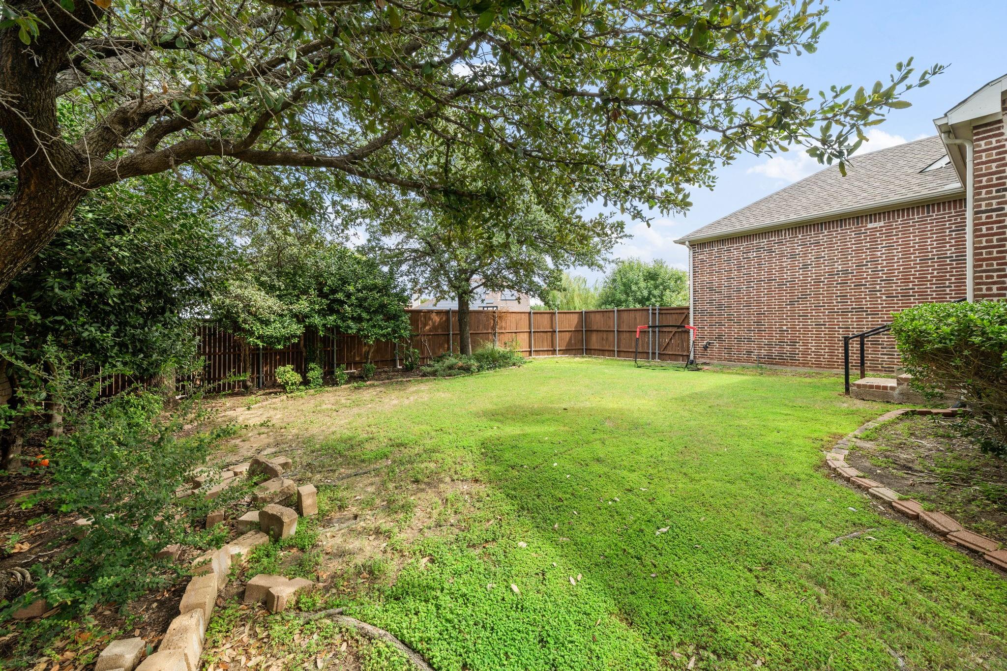 main property photo 28