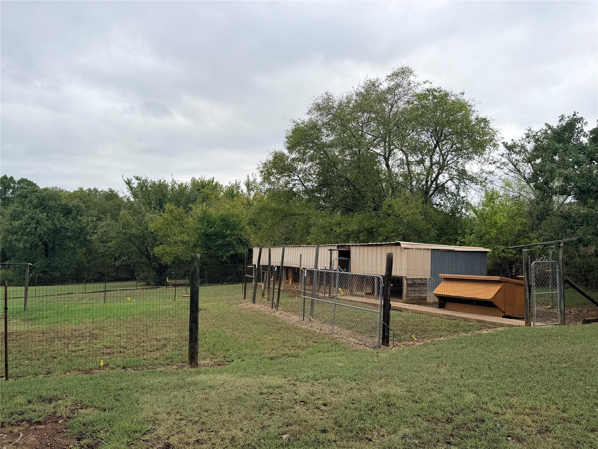 main property photo 33