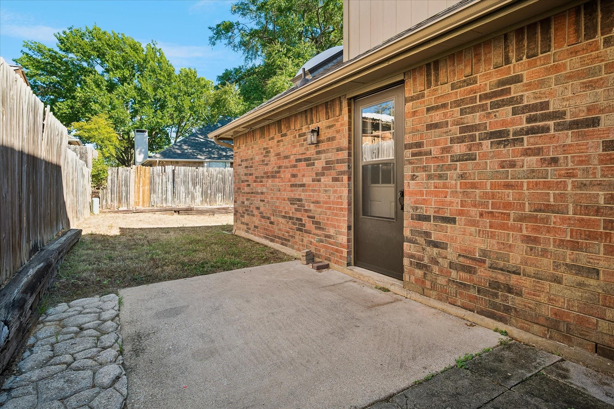 main property photo 20