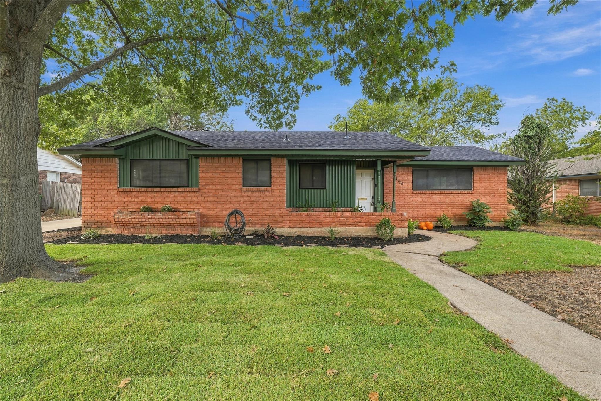 main property photo 39