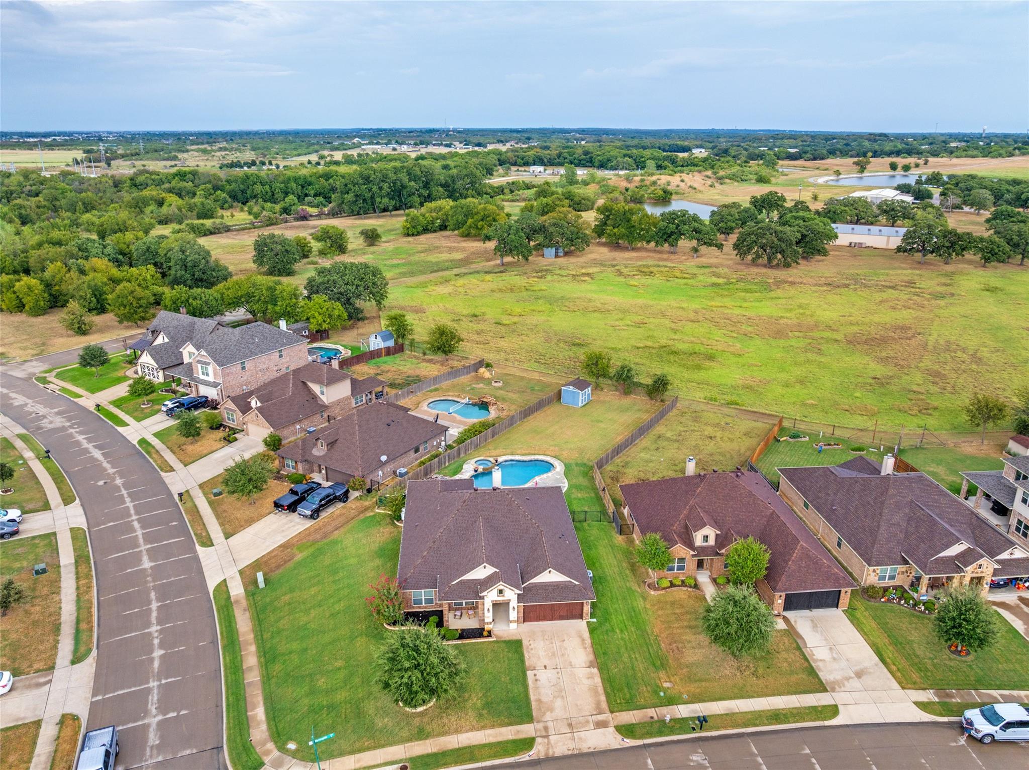main property photo 33