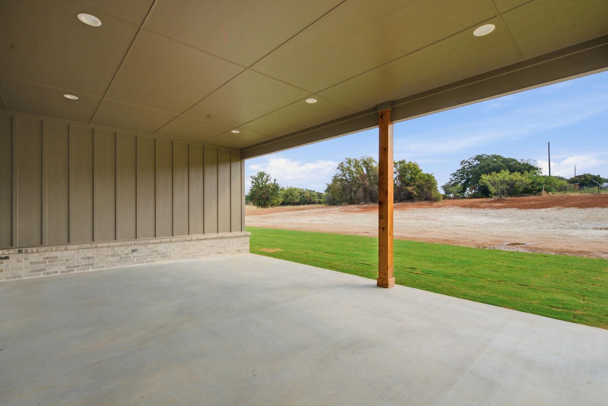 main property photo 23