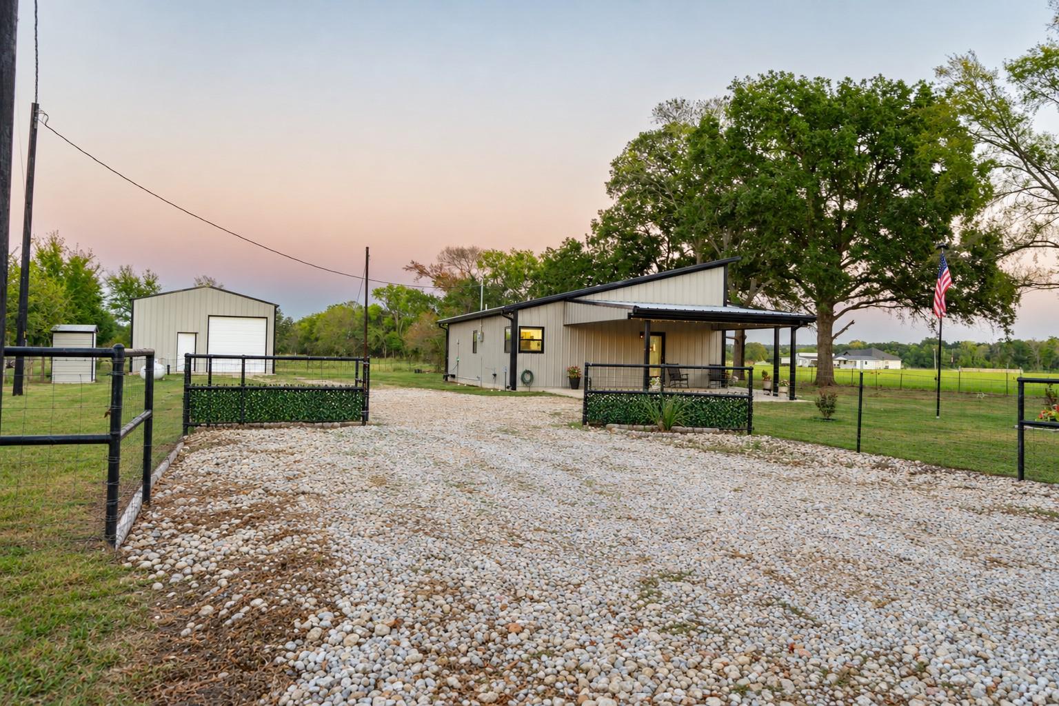 main property photo 3
