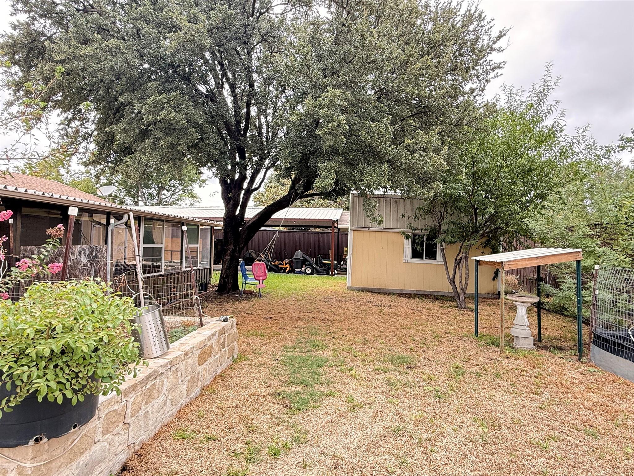 main property photo 14