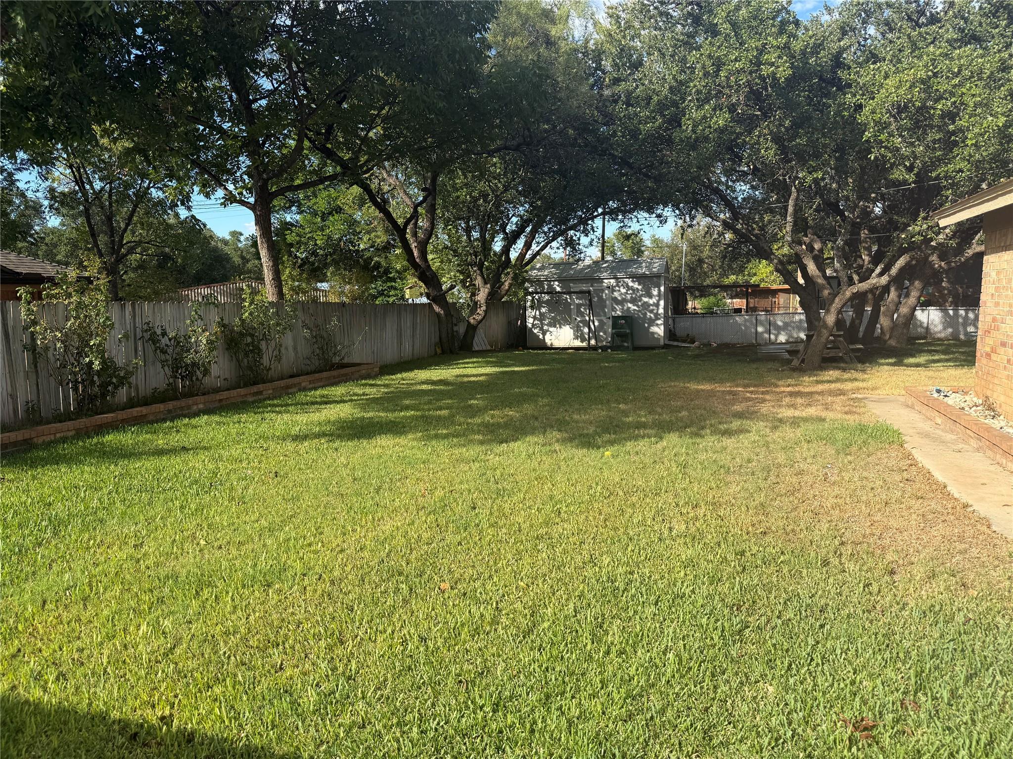 main property photo 14