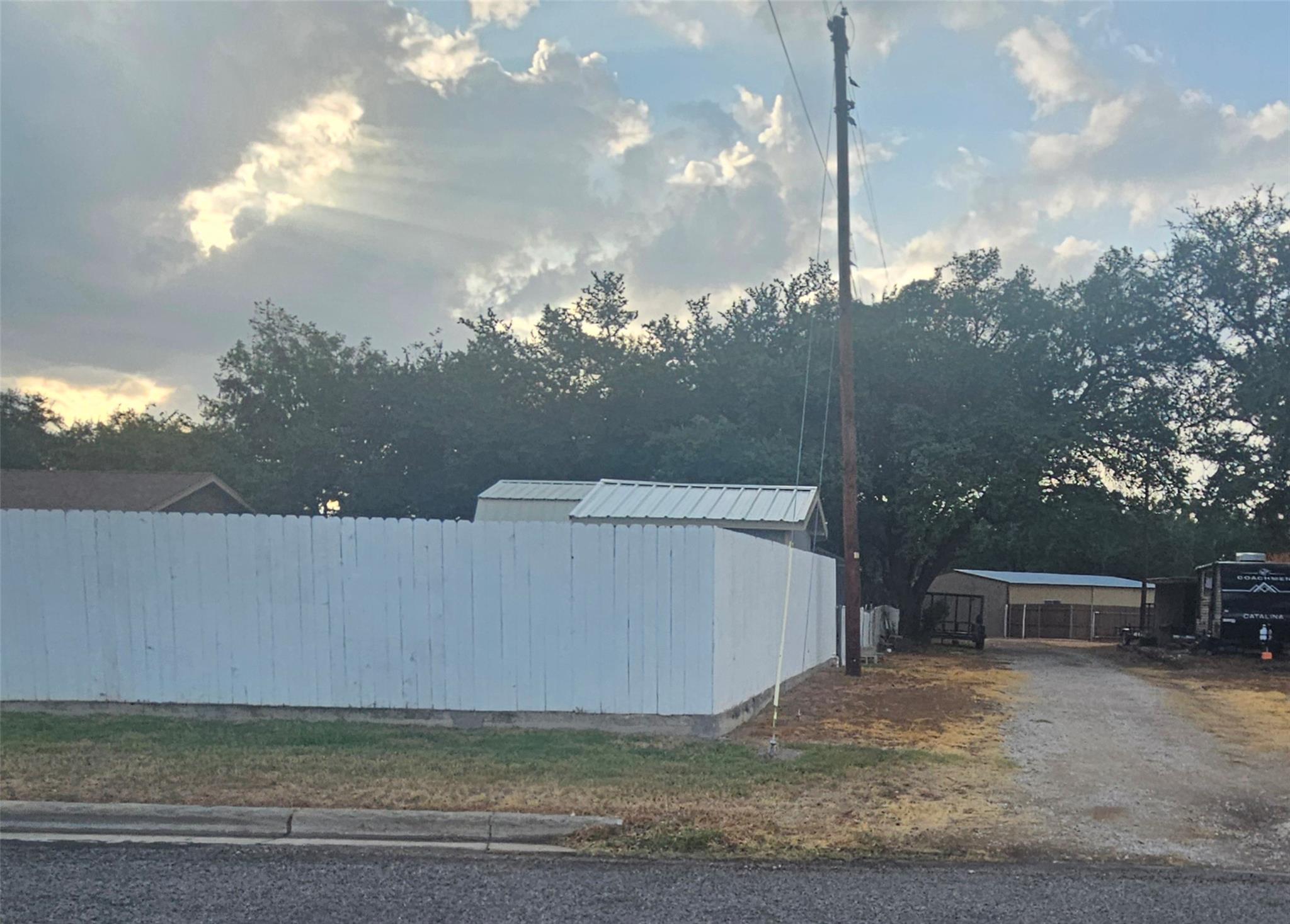 main property photo 17