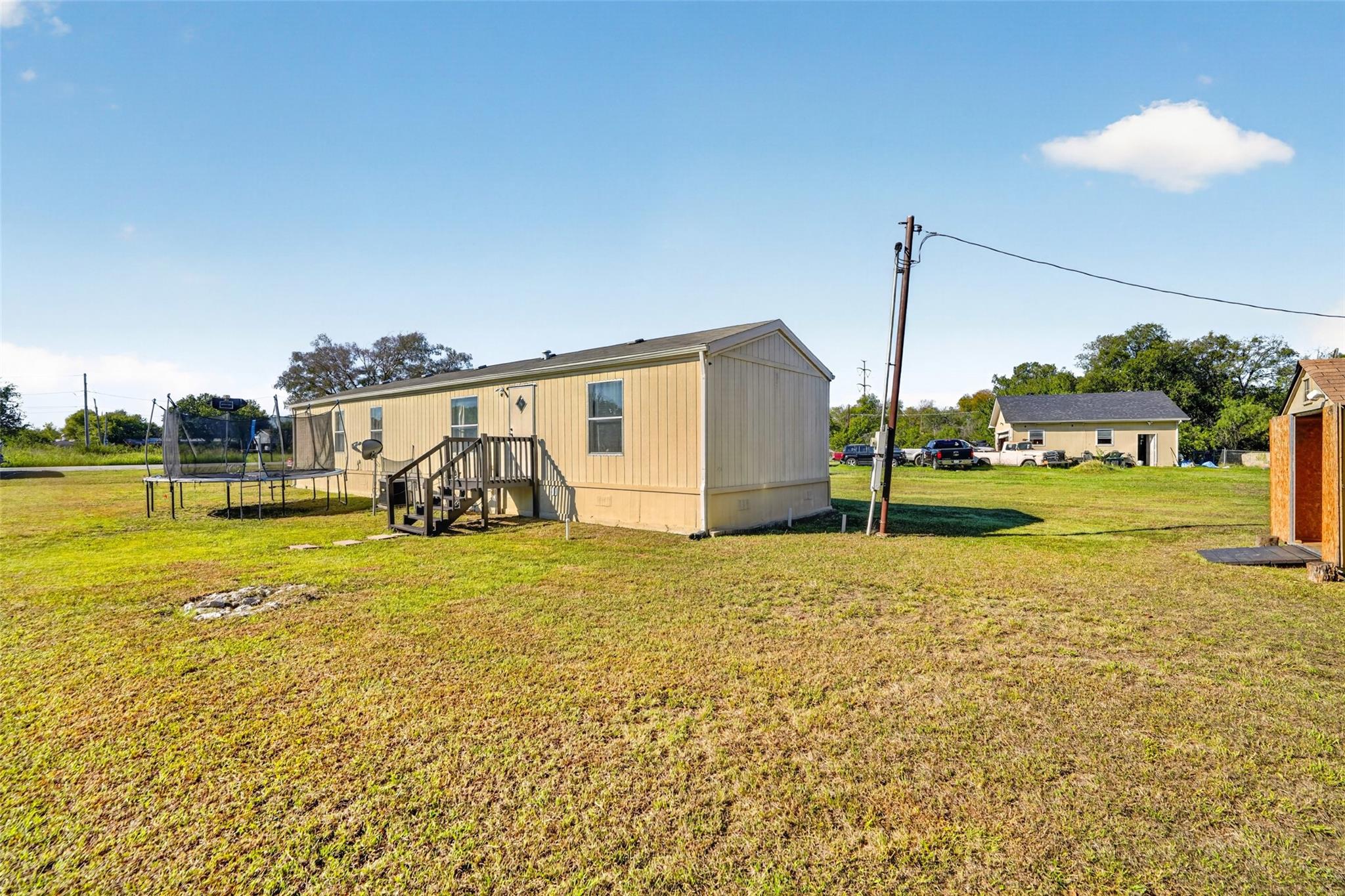 main property photo 33