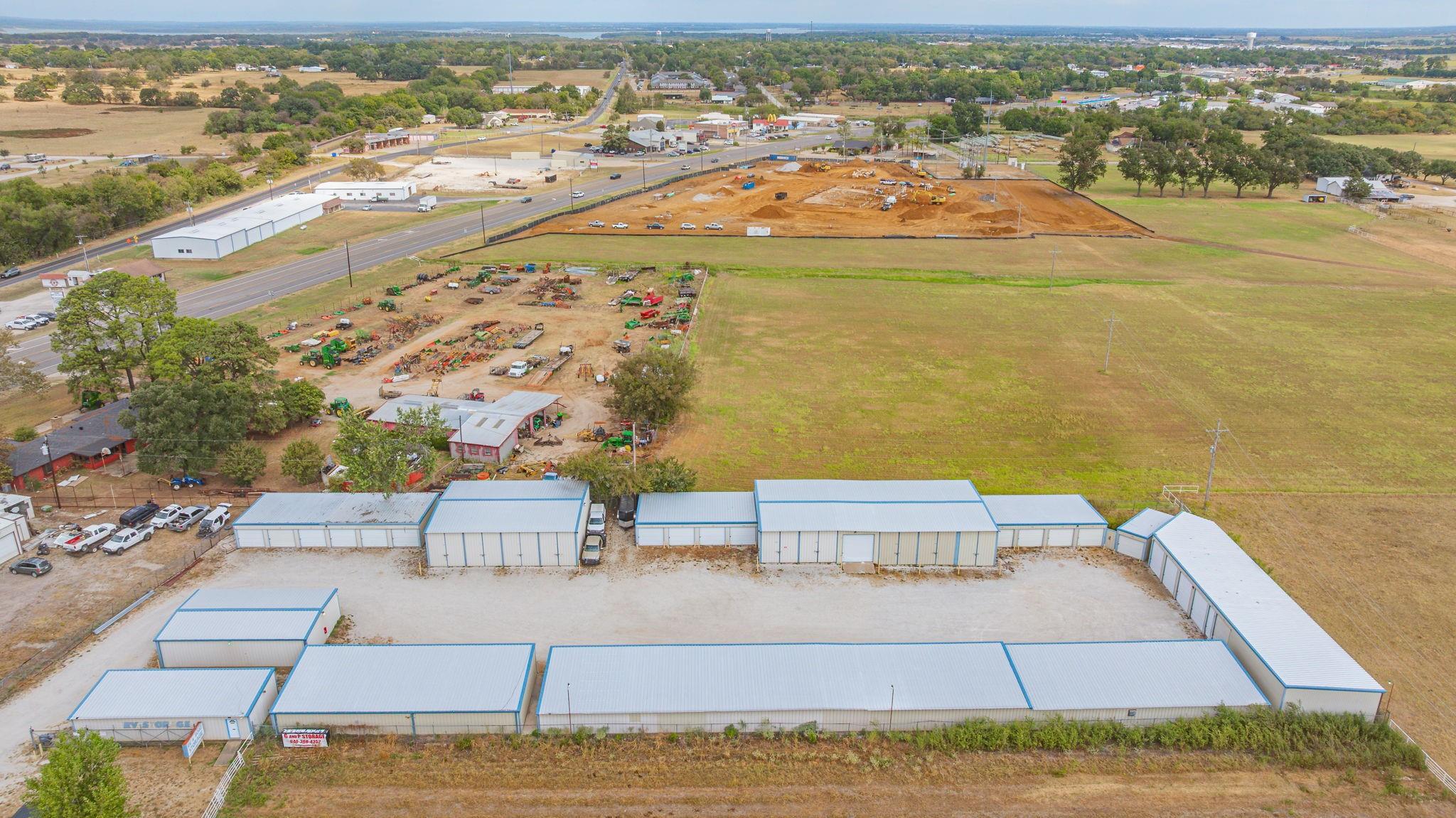 main property photo 11