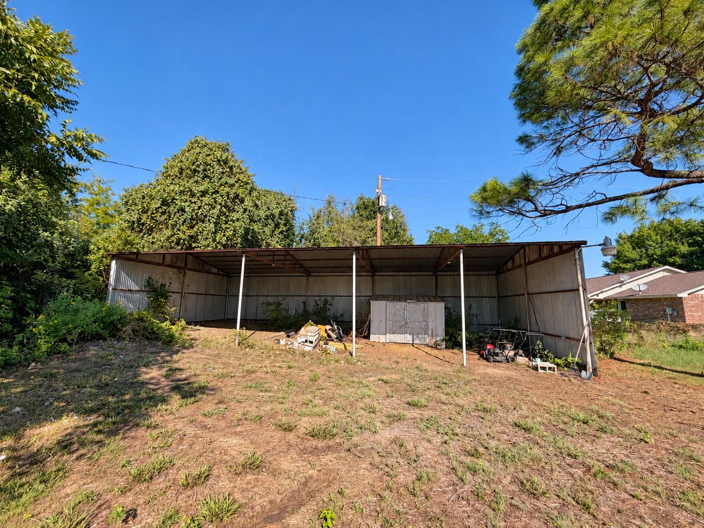 main property photo 17