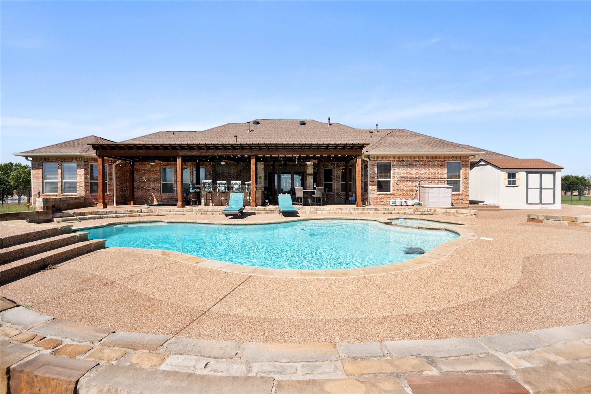 main property photo 5