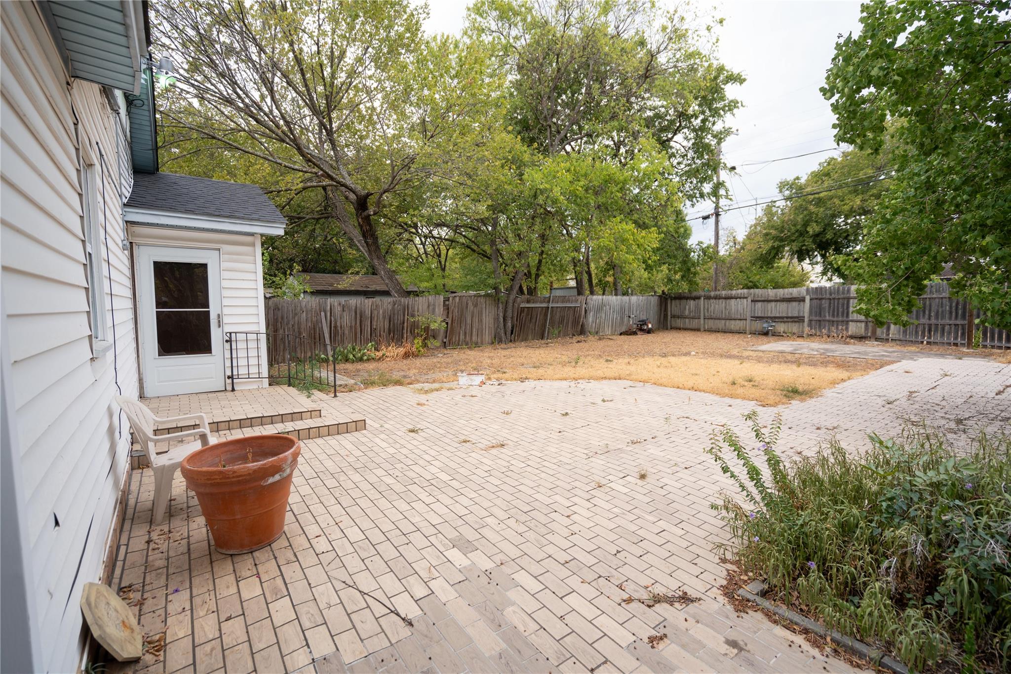 main property photo 23