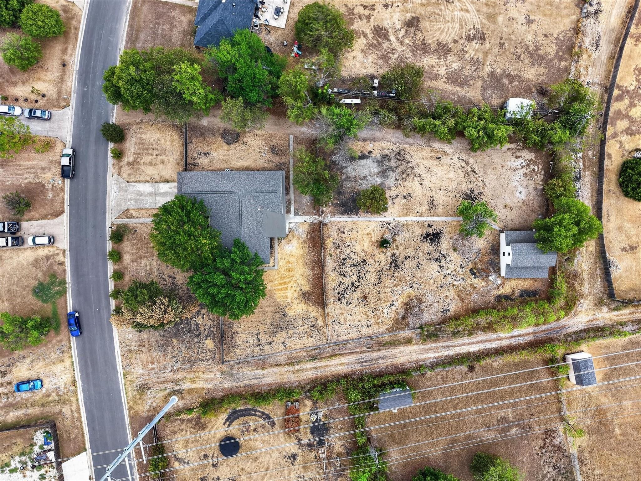 main property photo 30