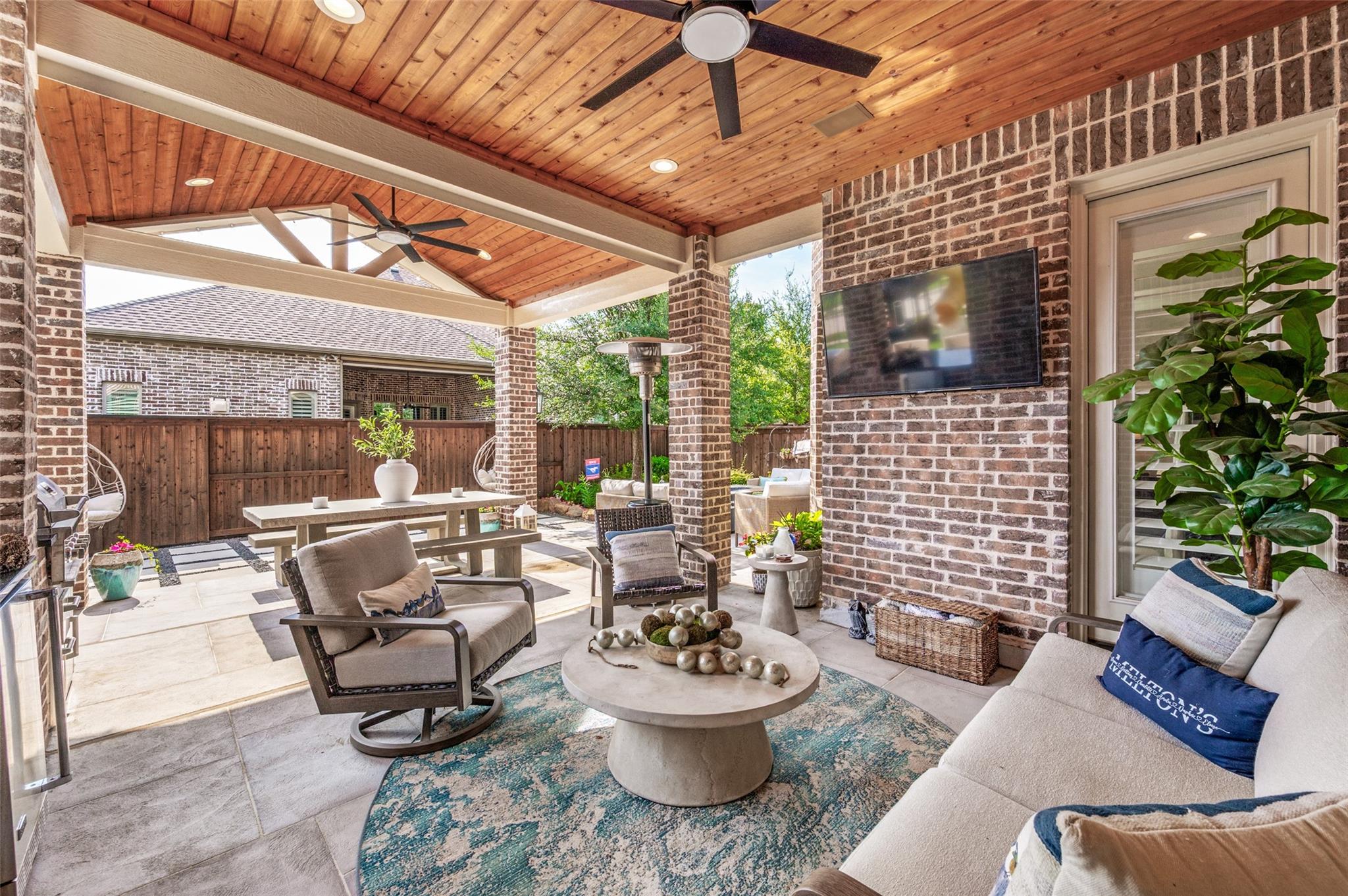 main property photo 22