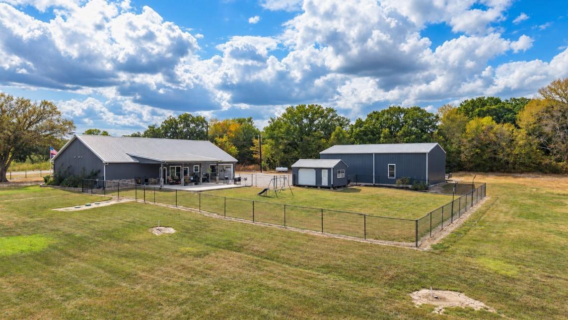 main property photo 25