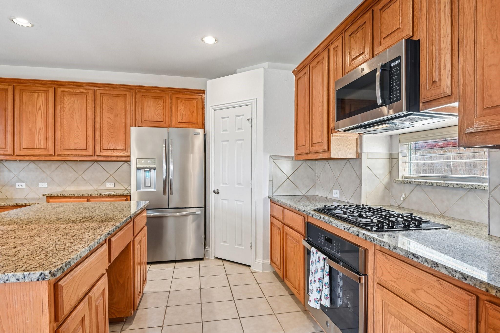 main property photo 11