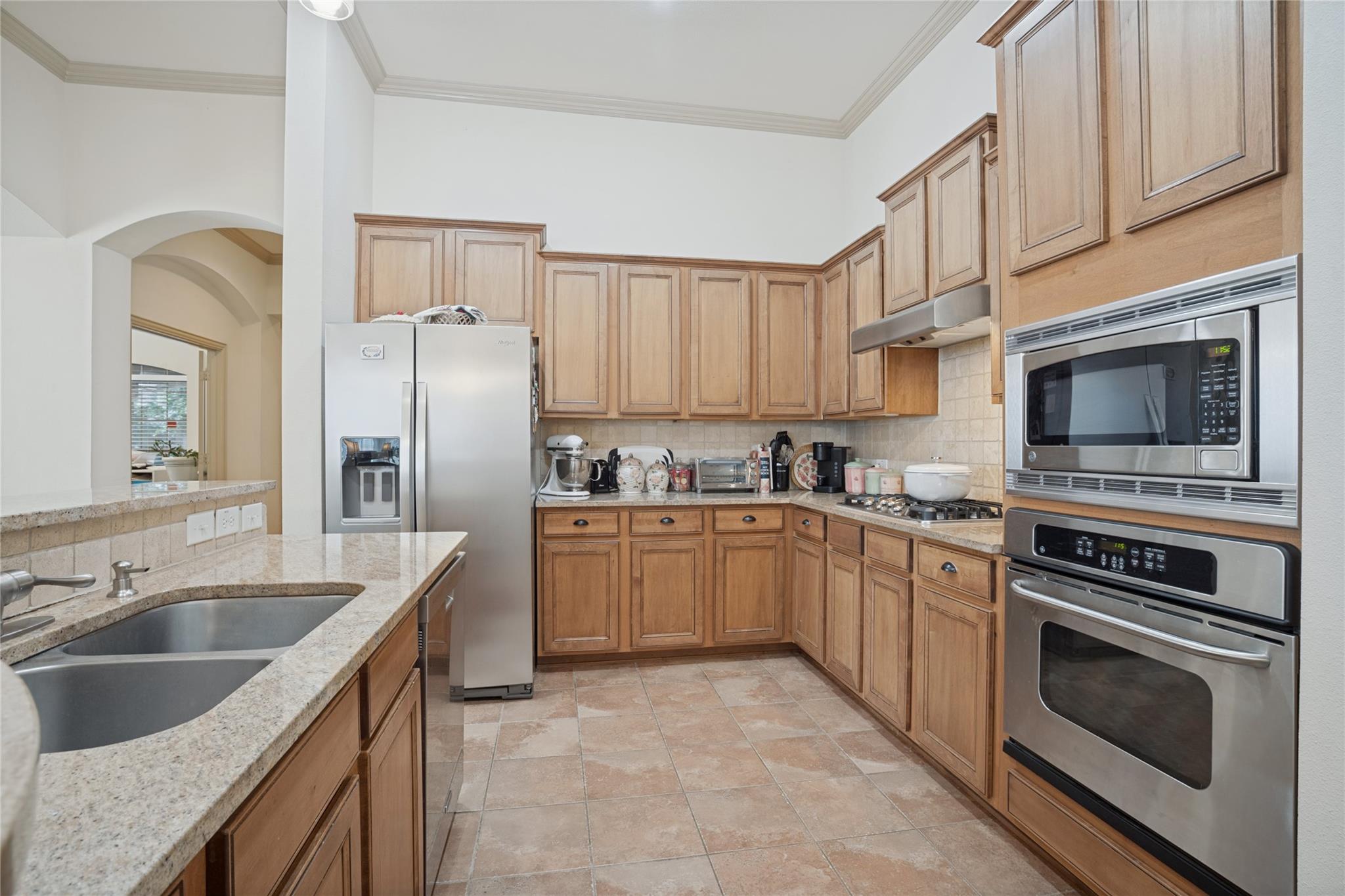 main property photo 5