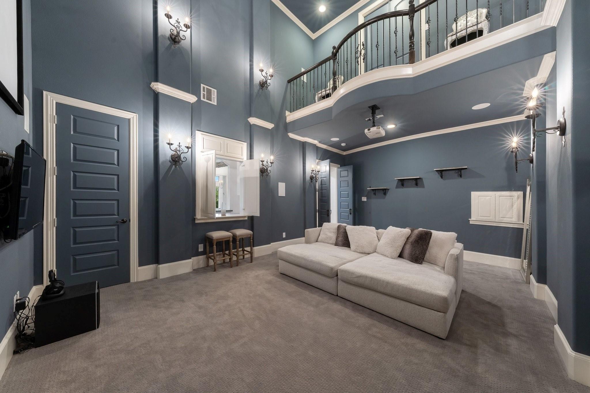 main property photo 18