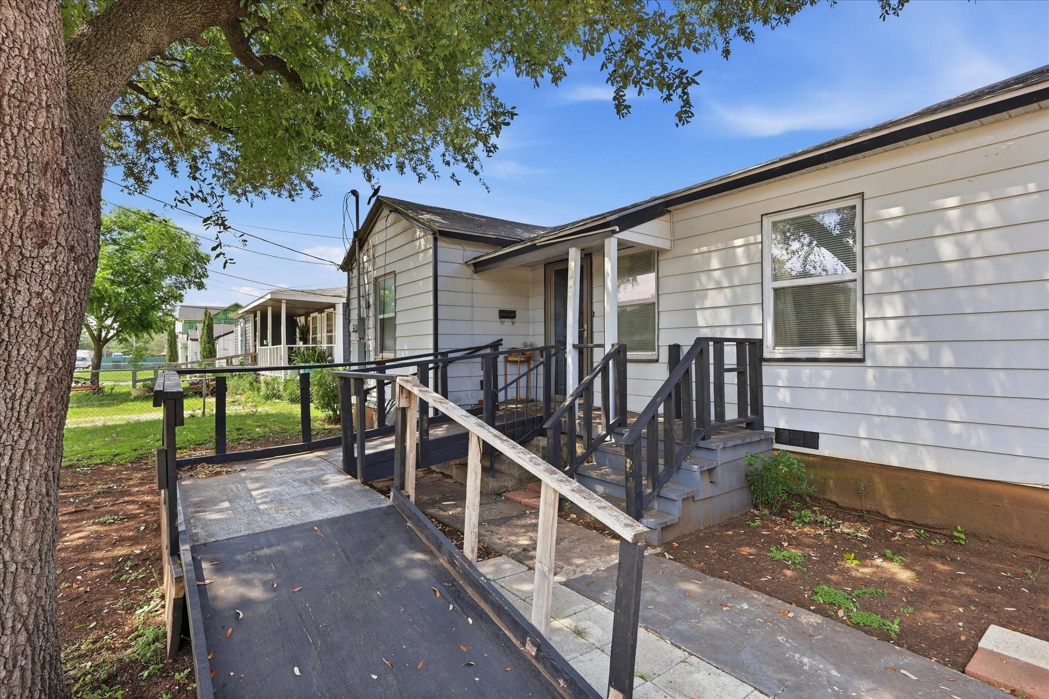 main property photo 28