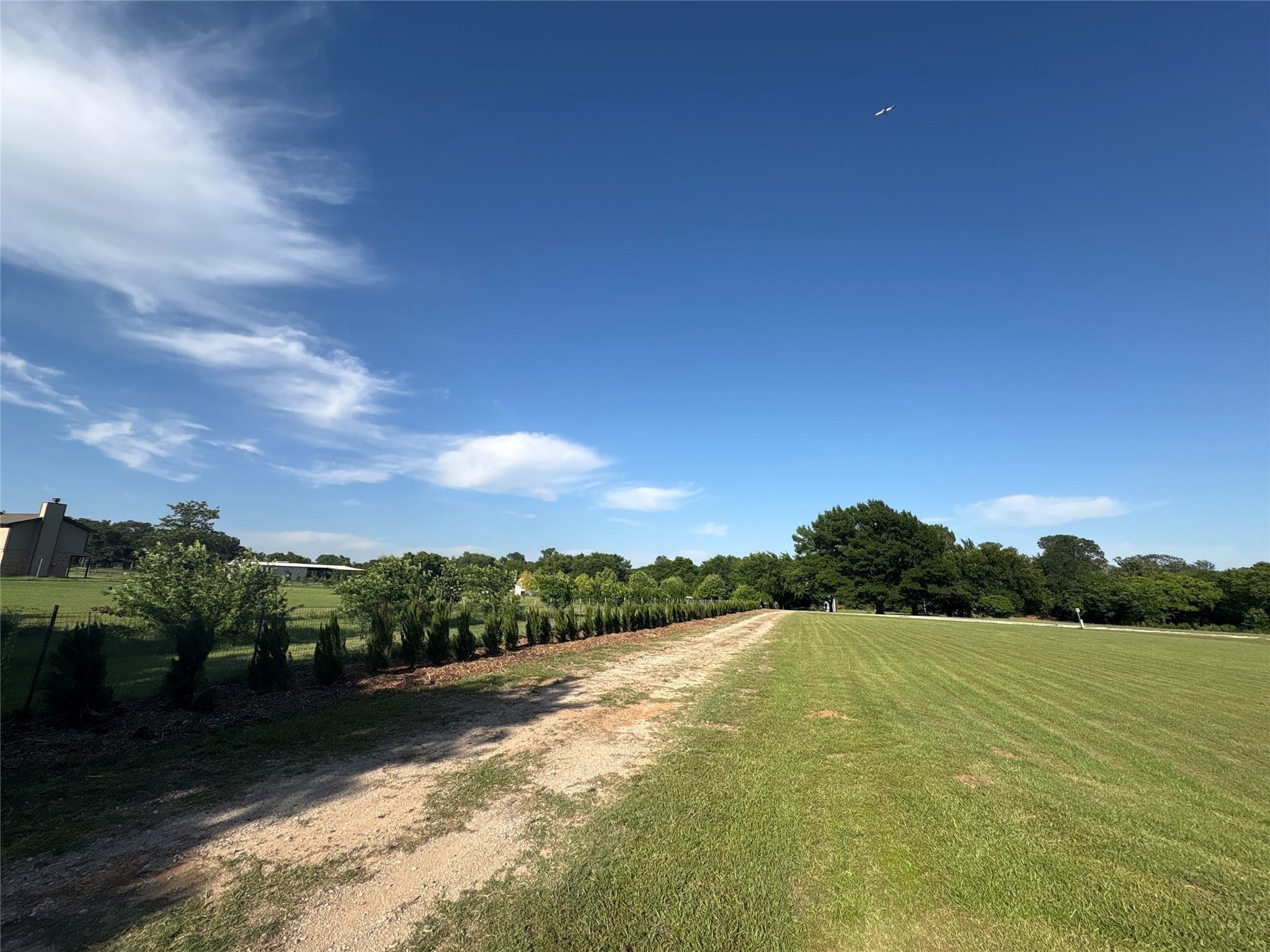 main property photo 33