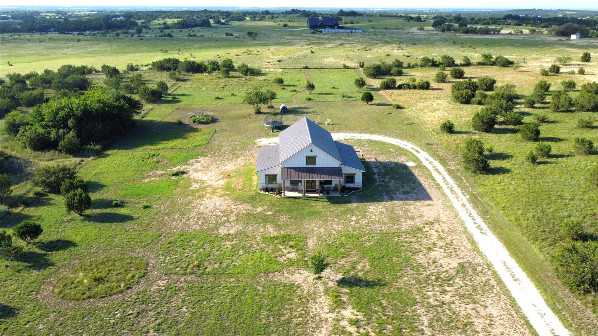 main property photo 25