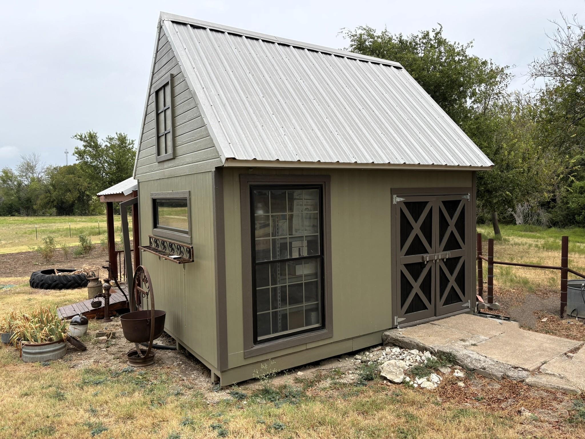 main property photo 25