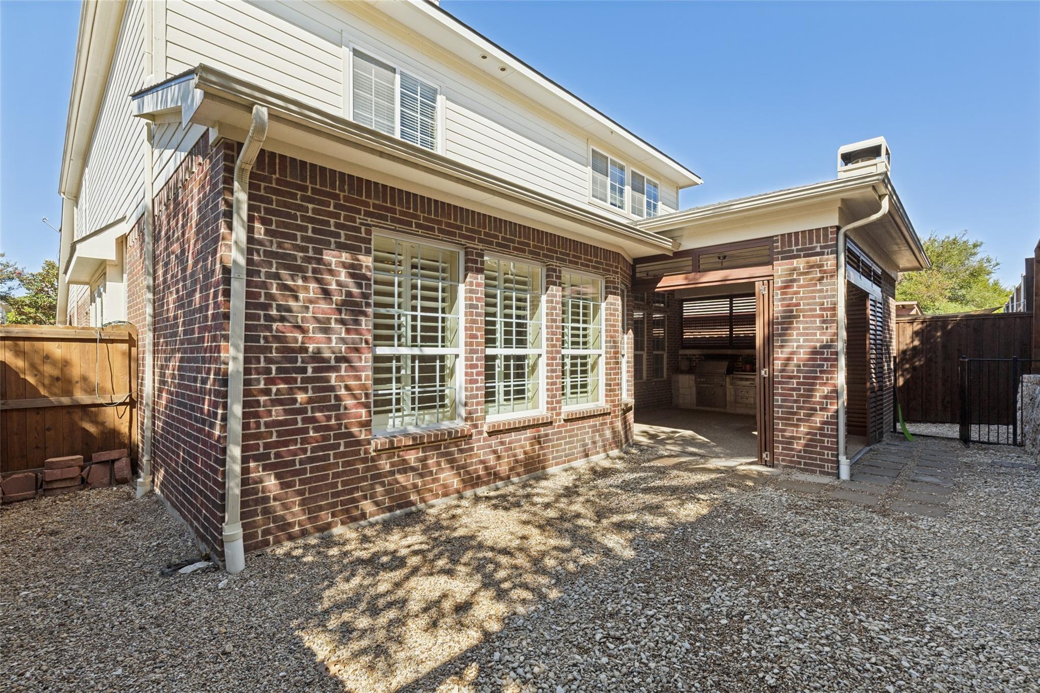 main property photo 16