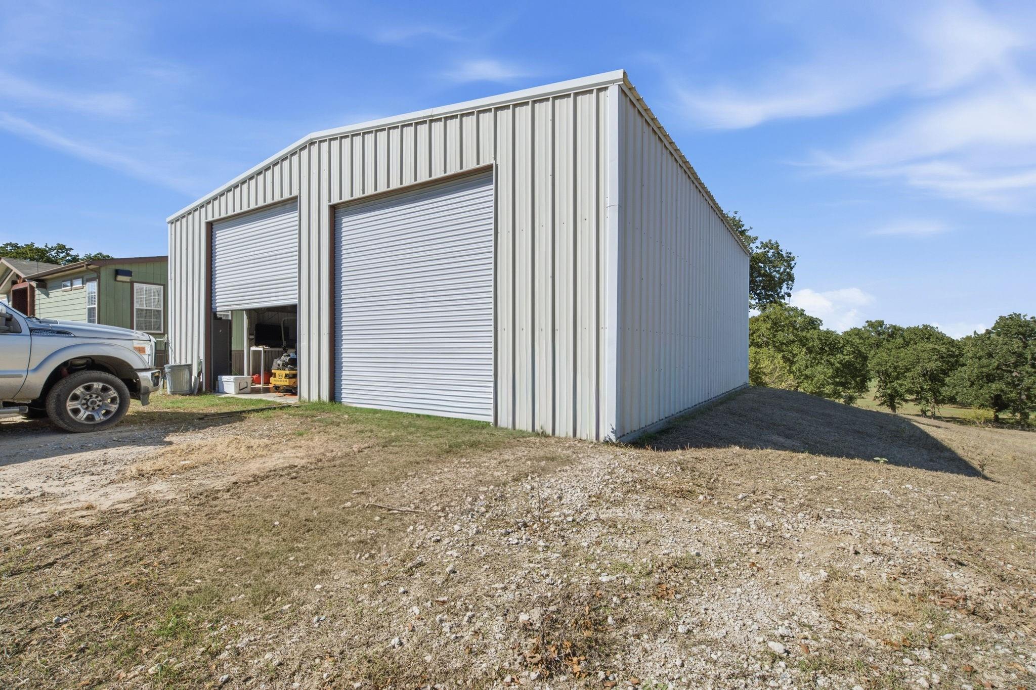 main property photo 28
