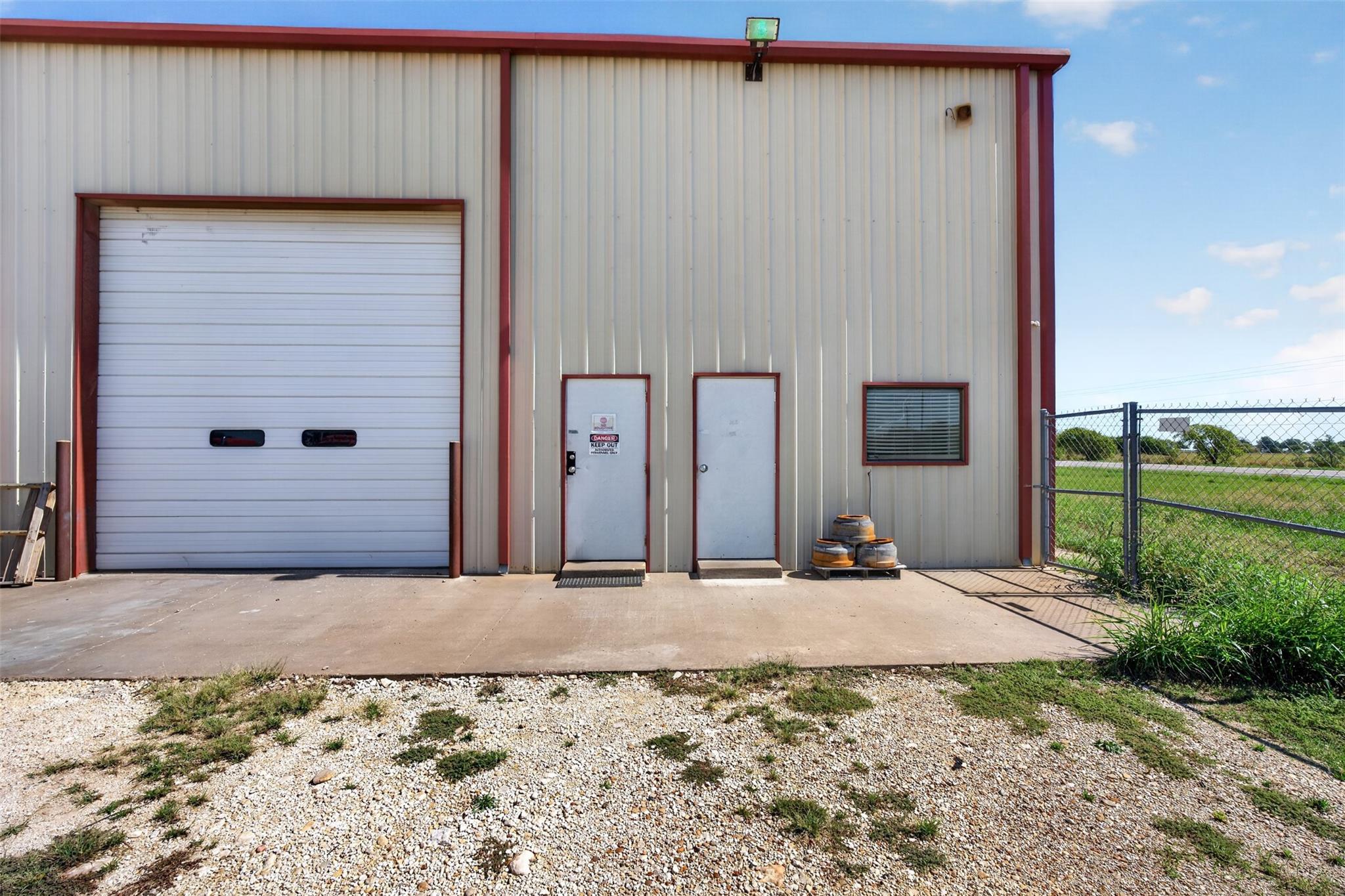 main property photo 7