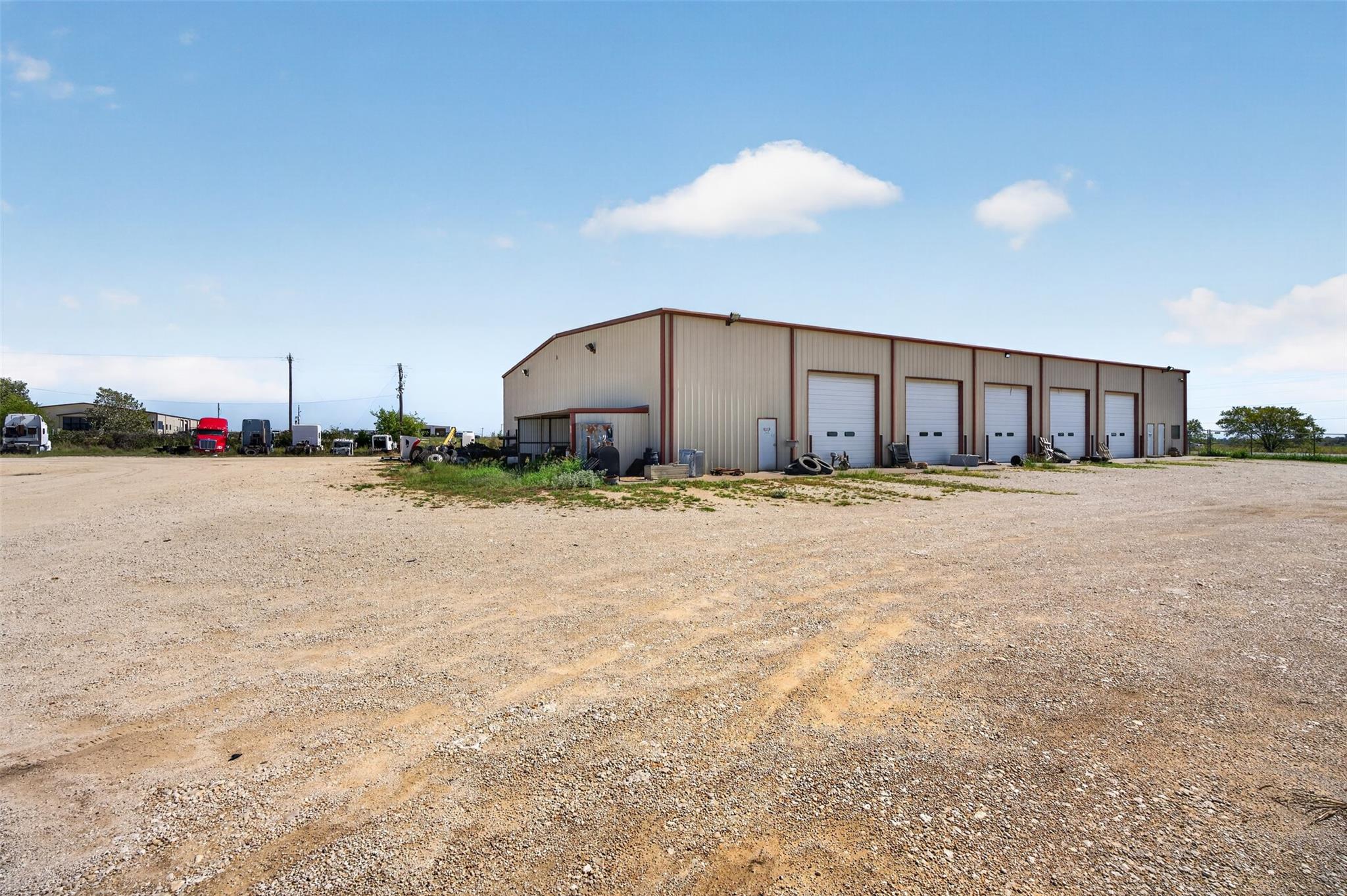 main property photo 8