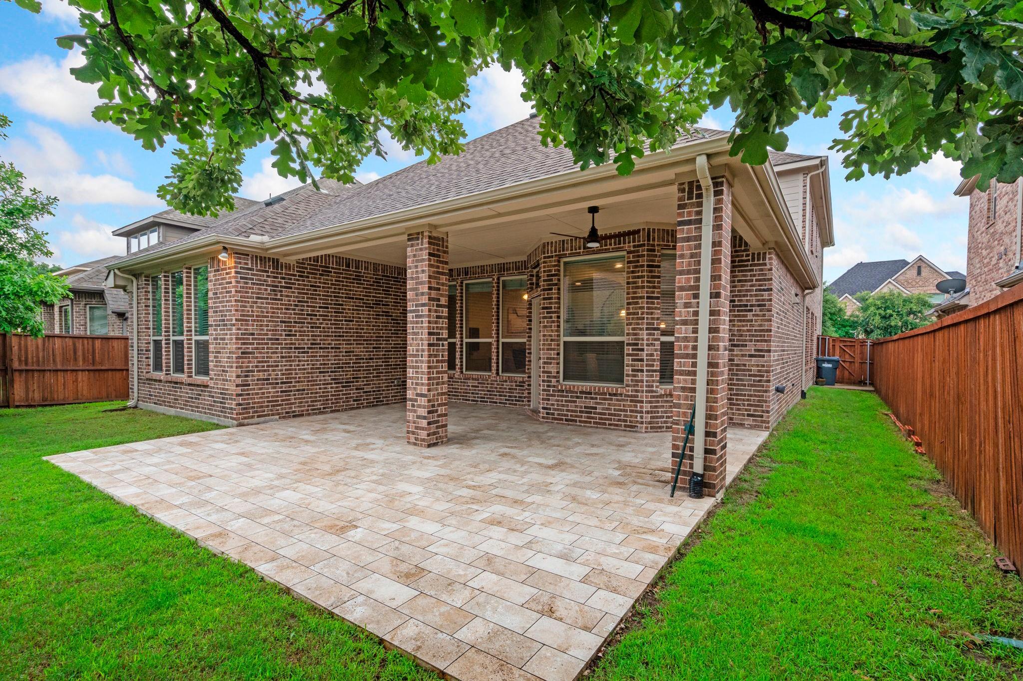 main property photo 28