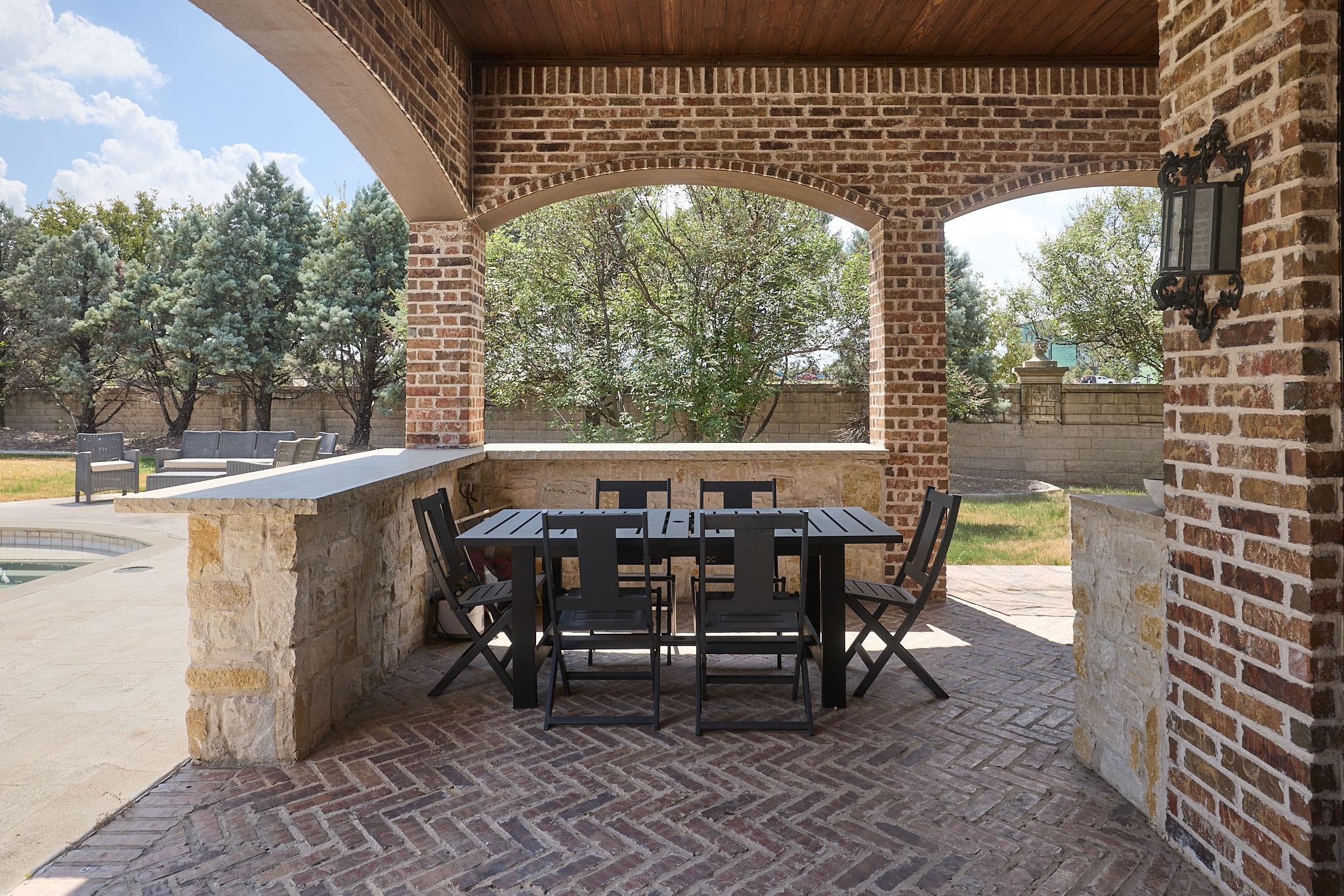 main property photo 30