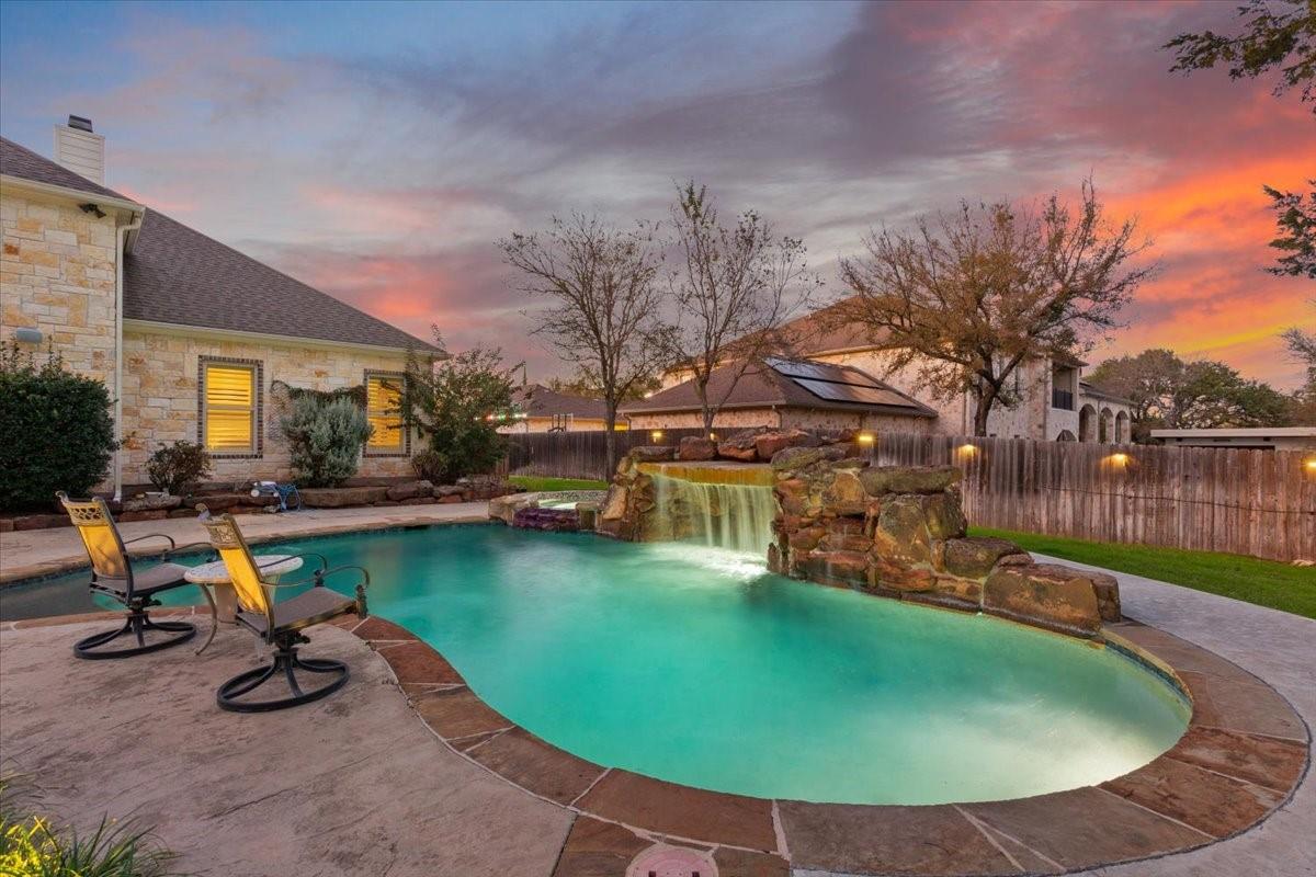 main property photo 31
