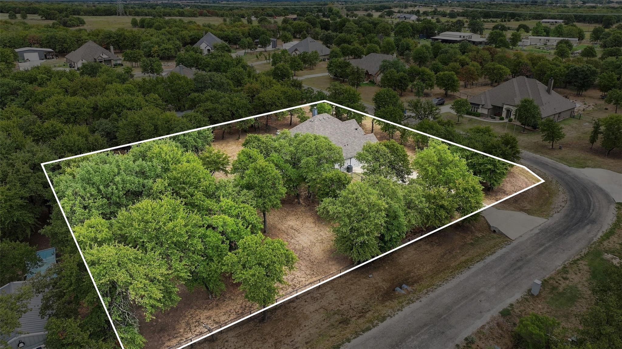 main property photo 28