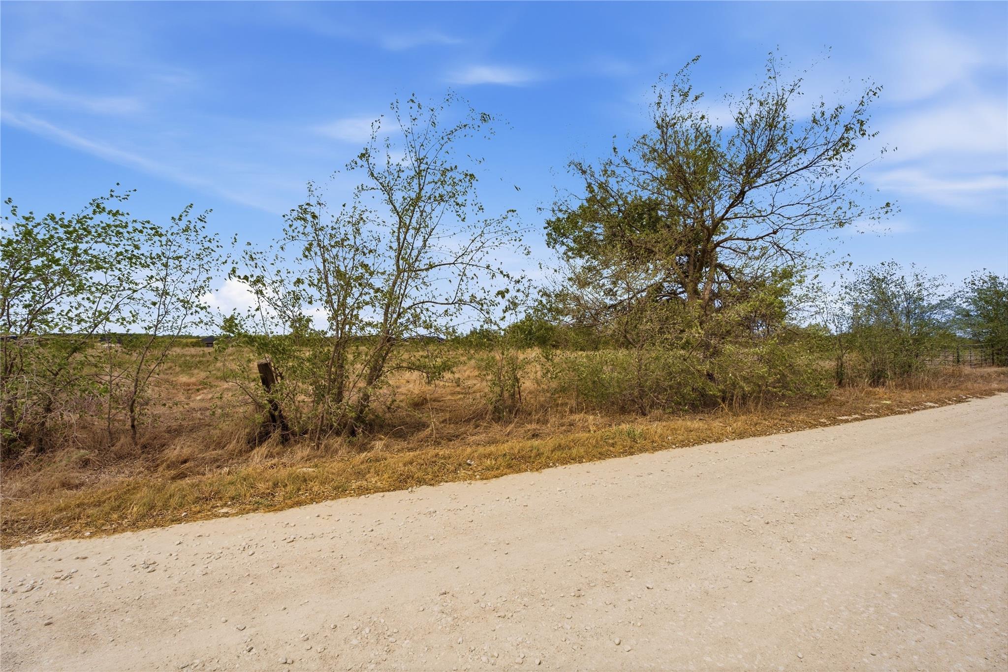 main property photo 27