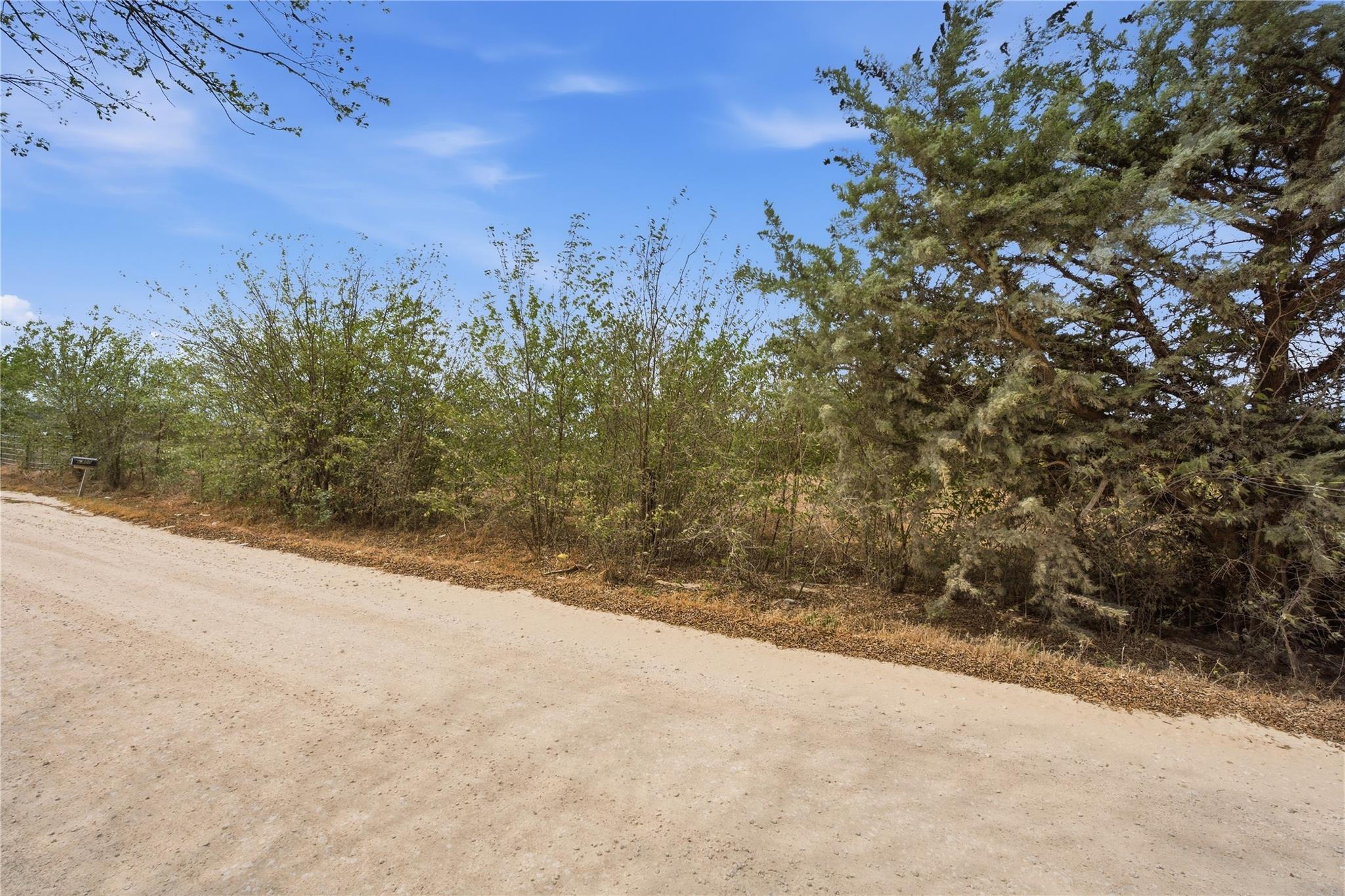main property photo 28
