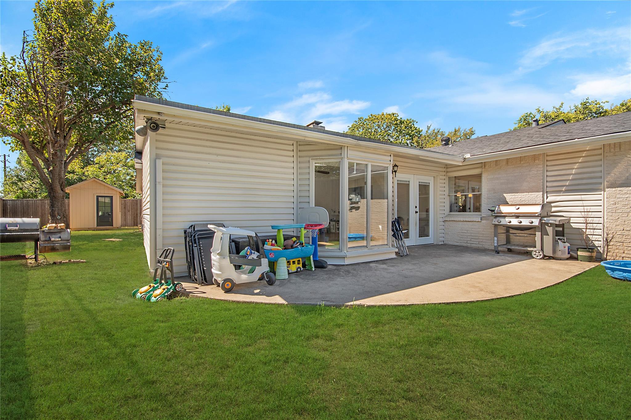 main property photo 30
