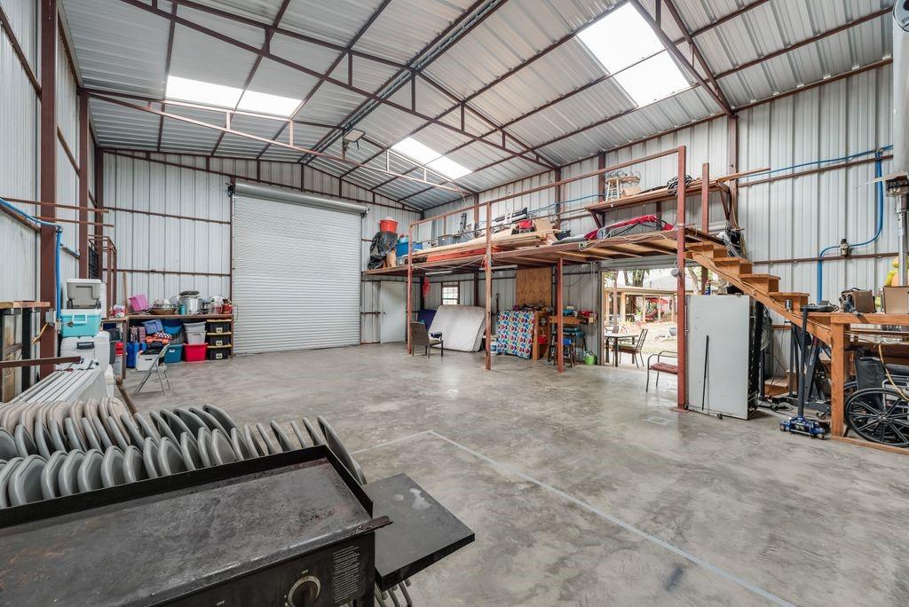 main property photo 28