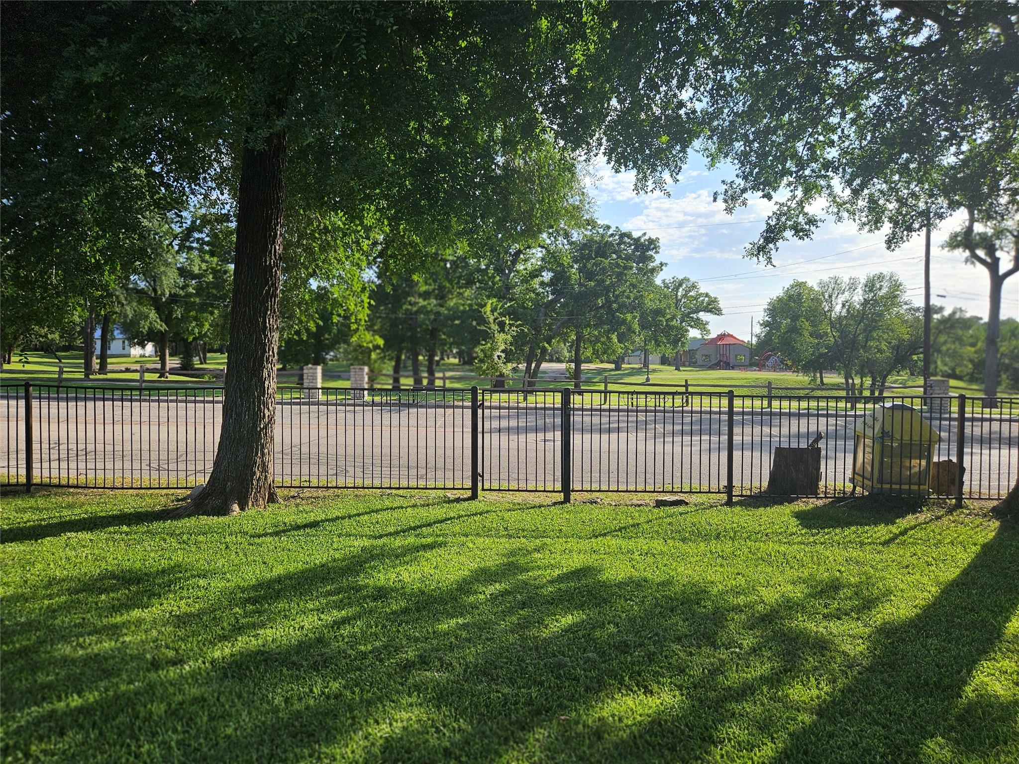 main property photo 25