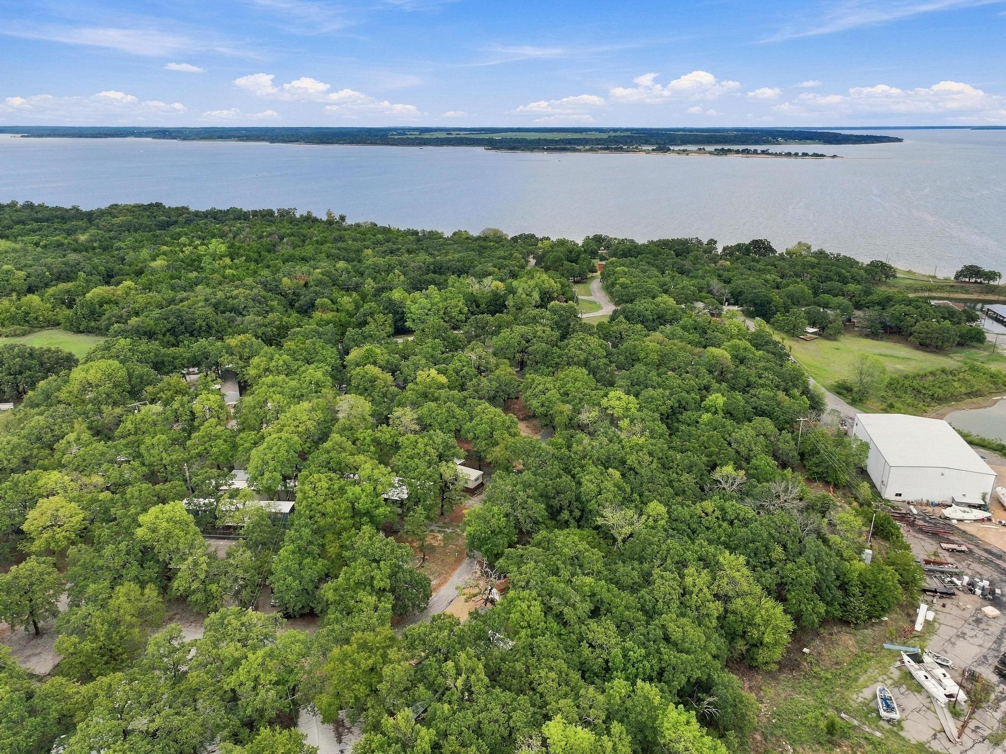 main property photo 28