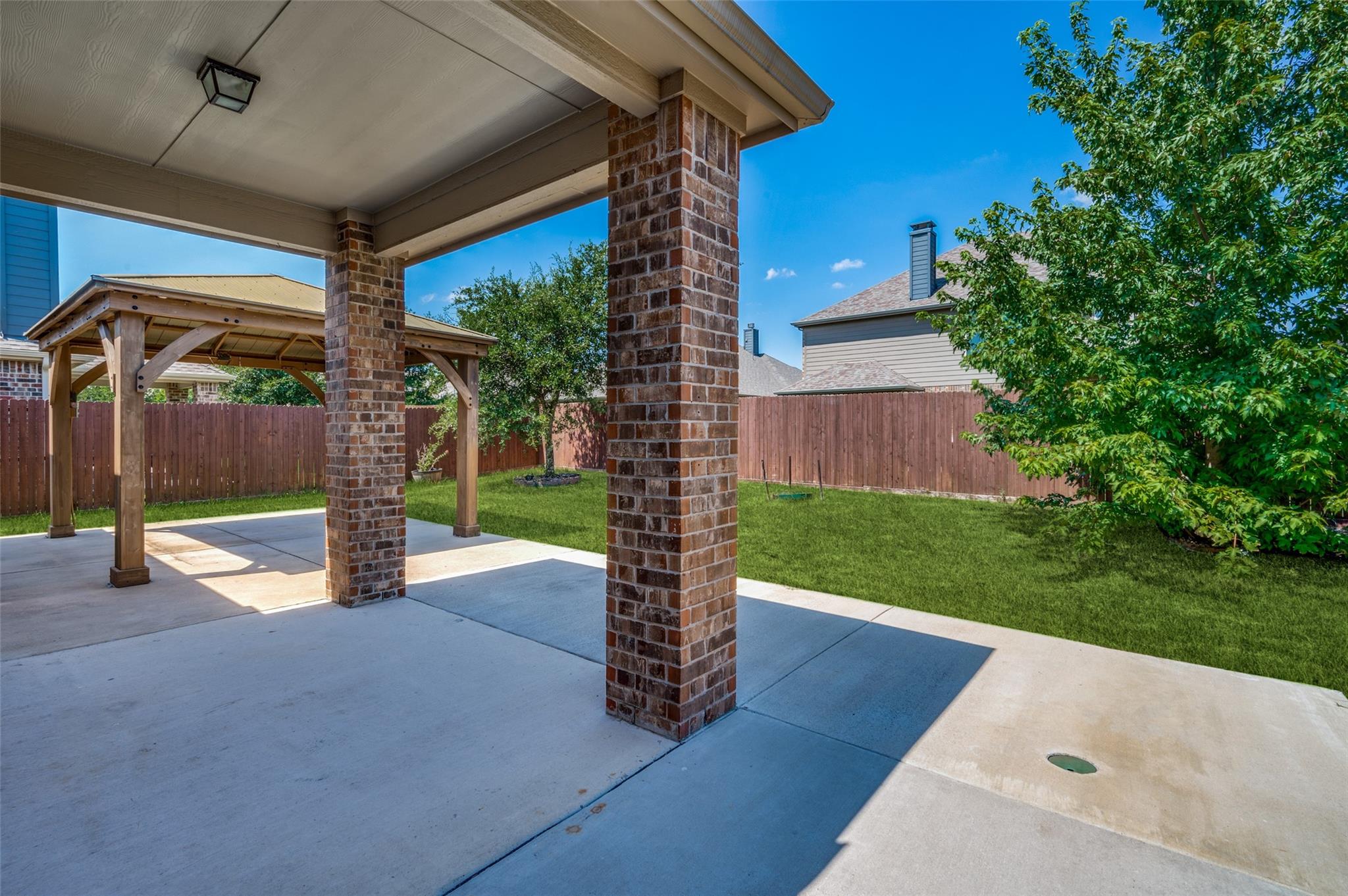 main property photo 29