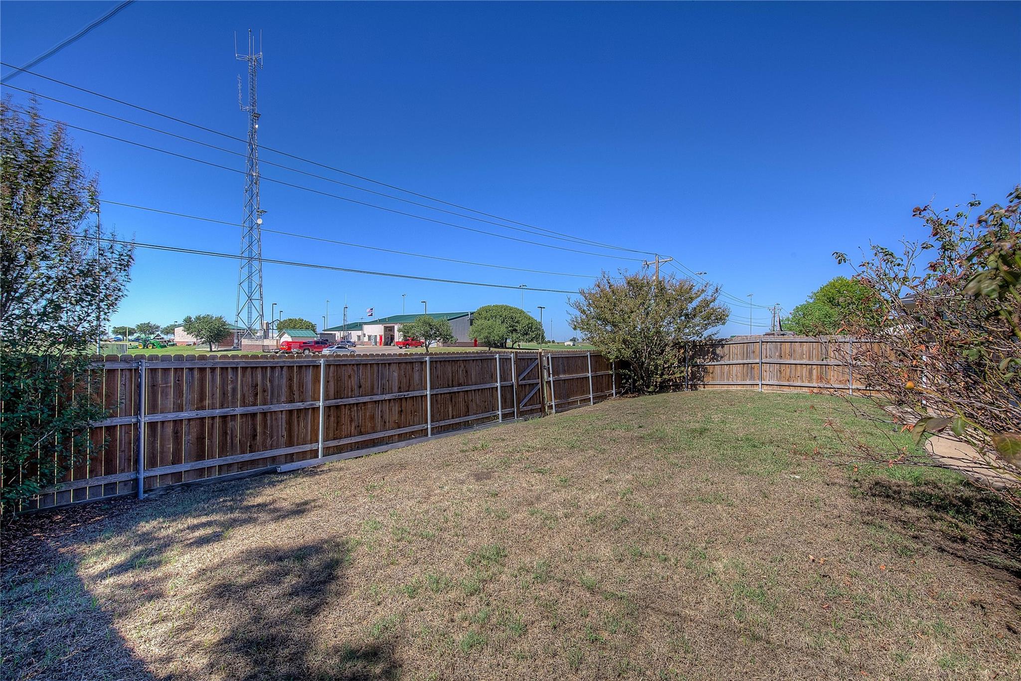 main property photo 25