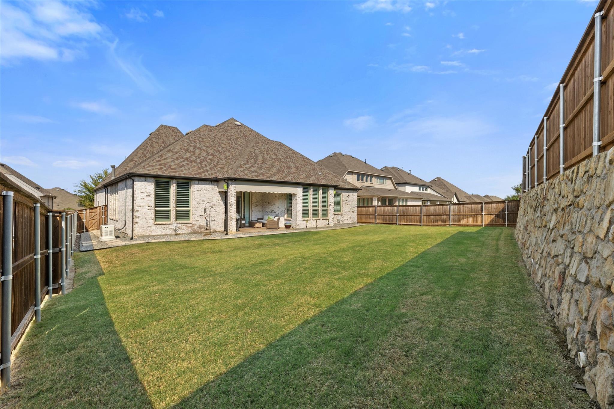 main property photo 33