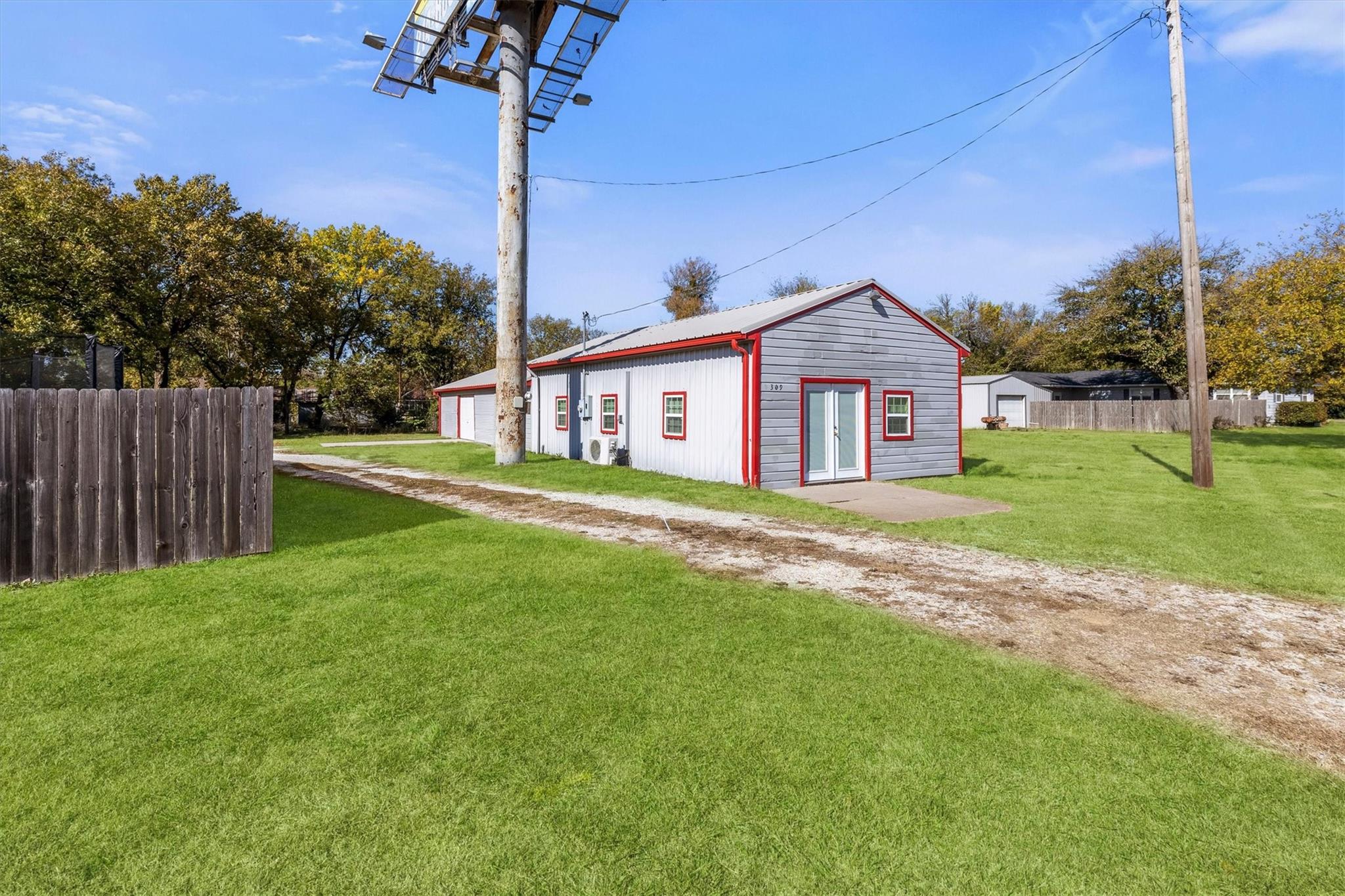 main property photo 25