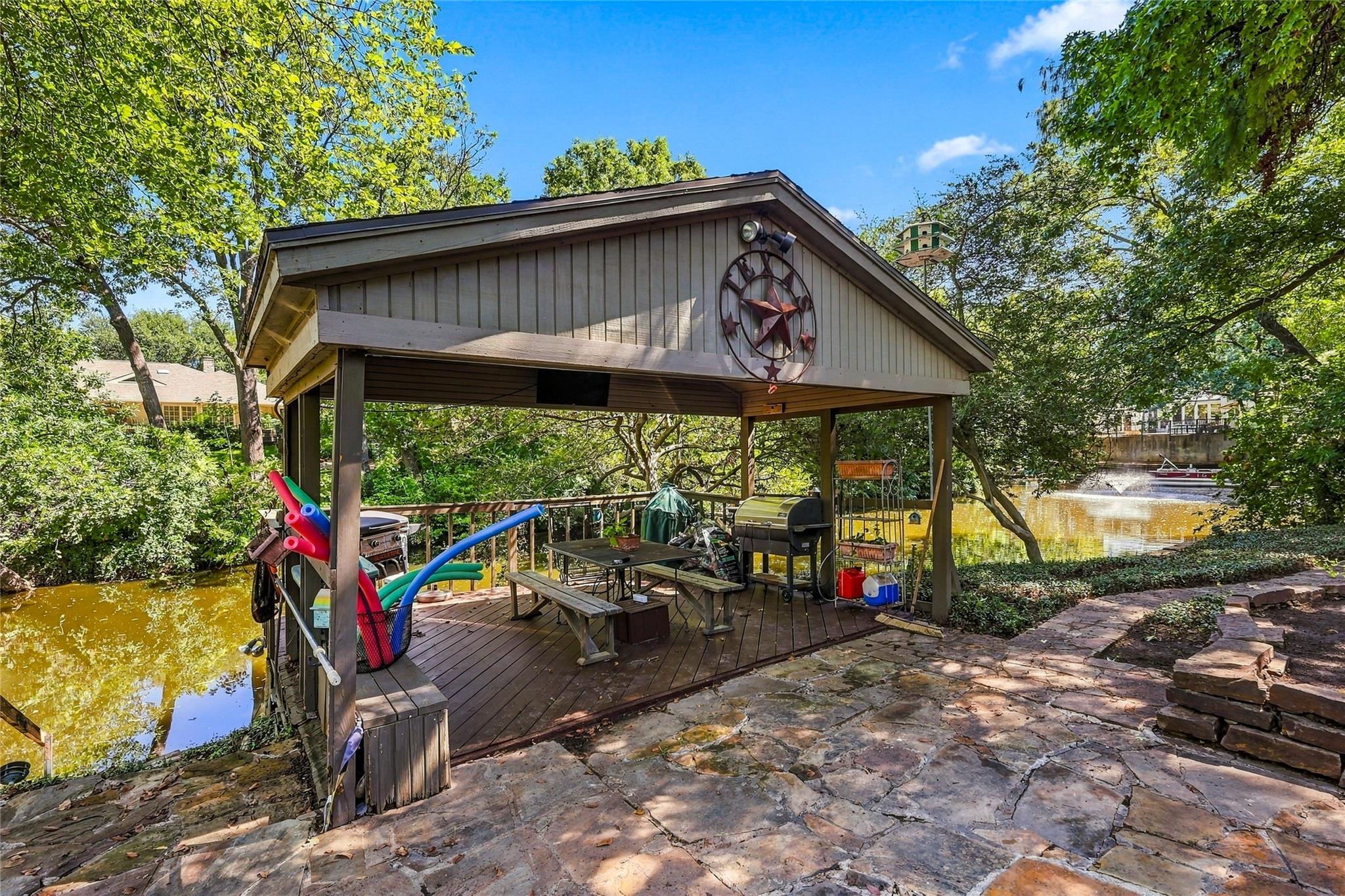 main property photo 35