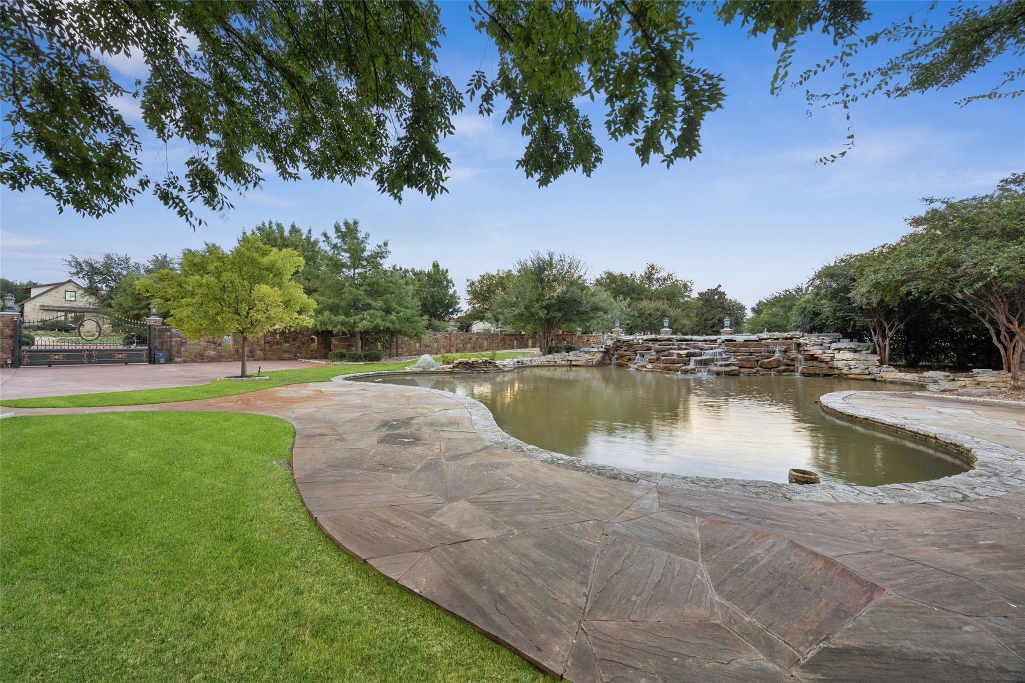 main property photo 38