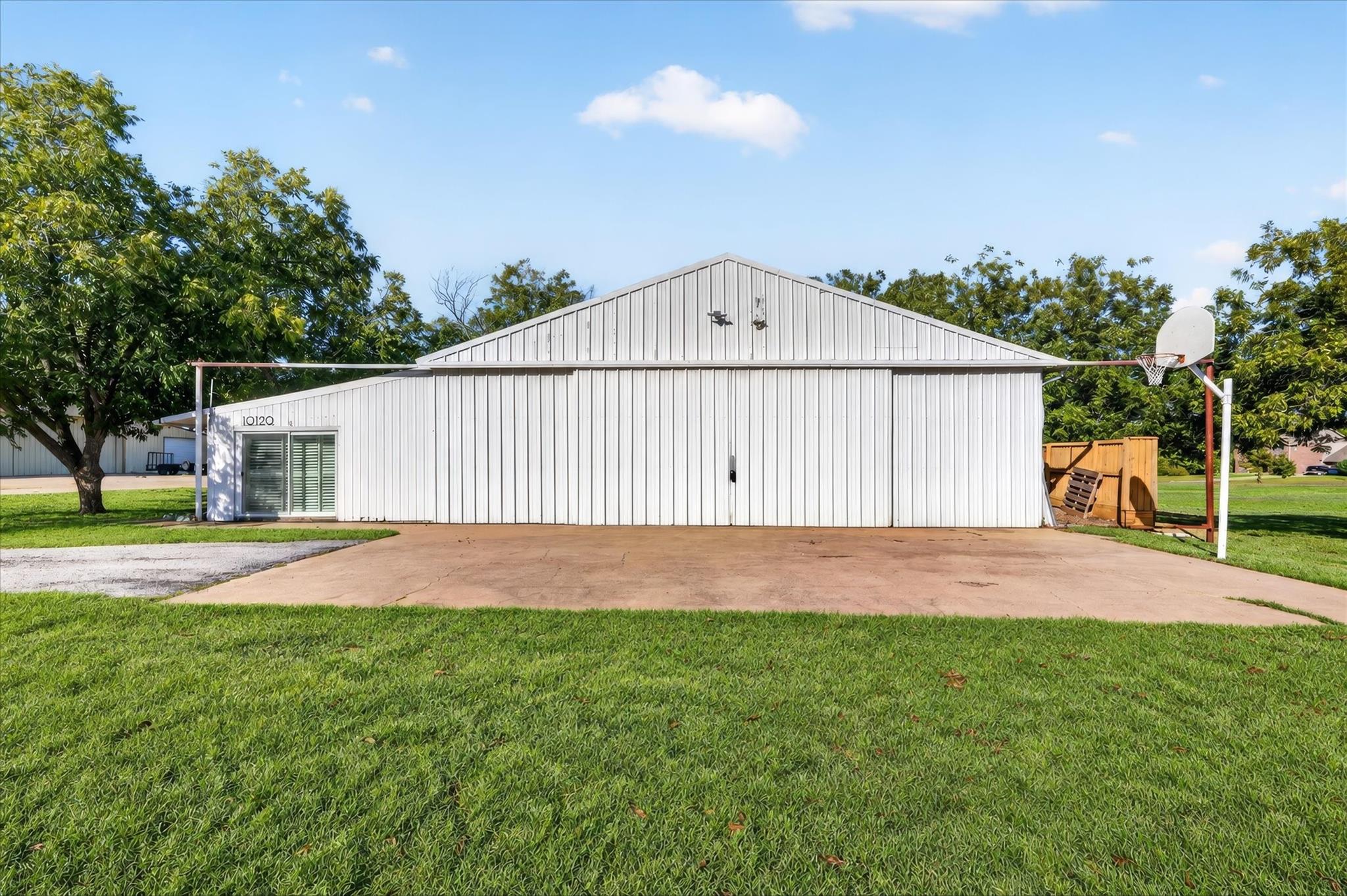 main property photo 27